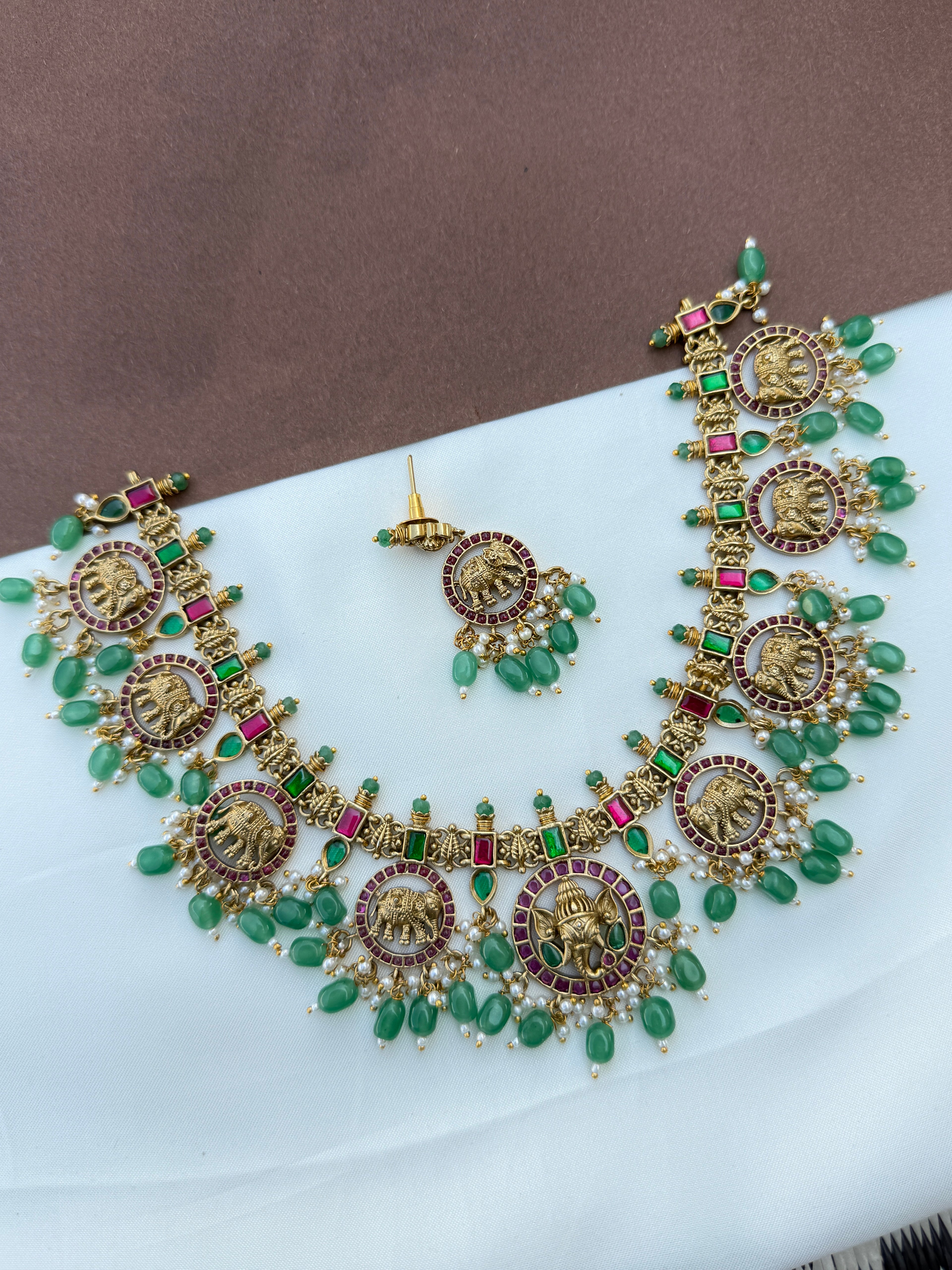 Ns646 jadau kundan elephant neckset with green beads