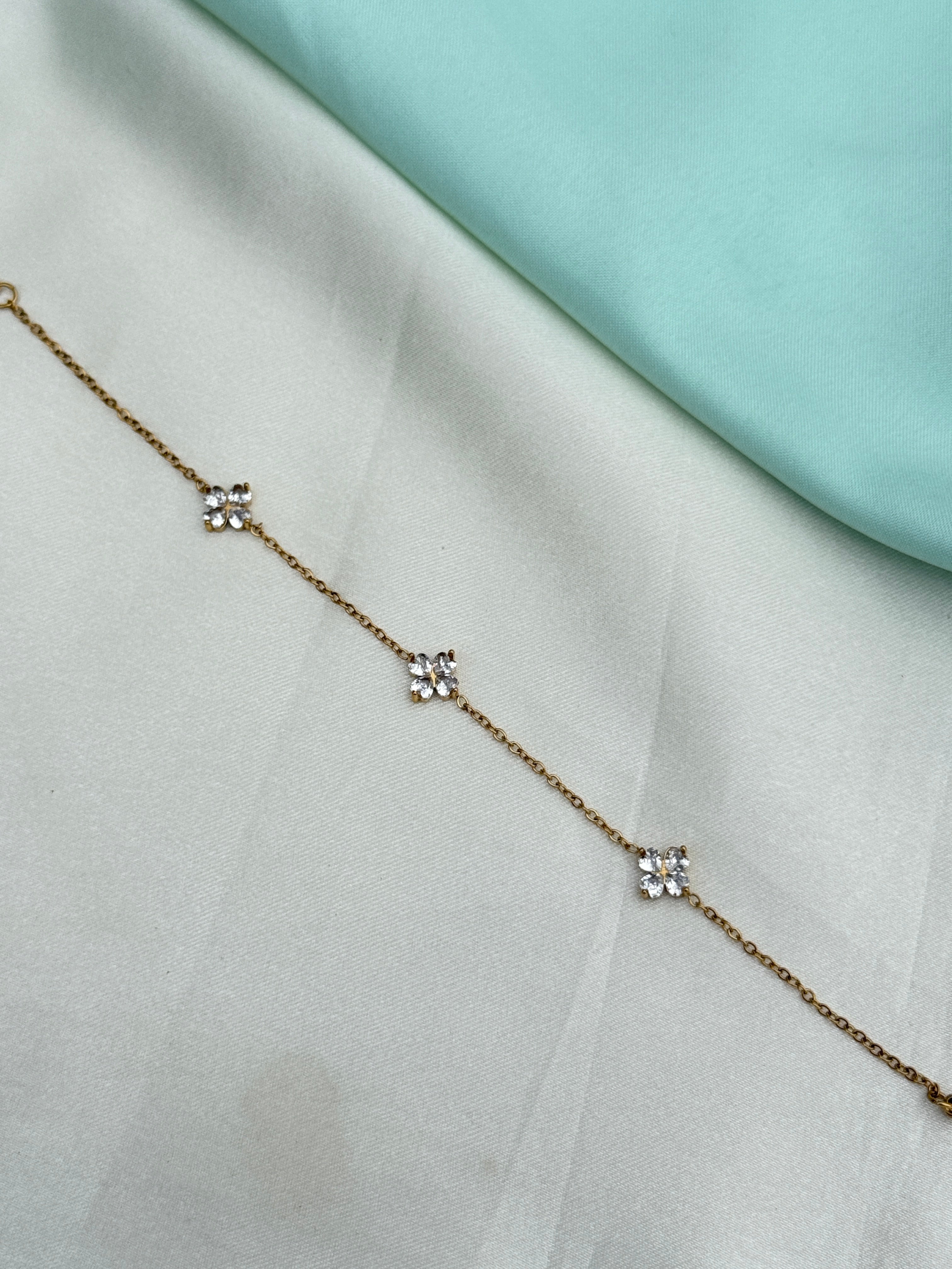 Ab625 anti tarnish 3 flowers 8 inches 2.6 to 2.8 adjustable chain bracelet