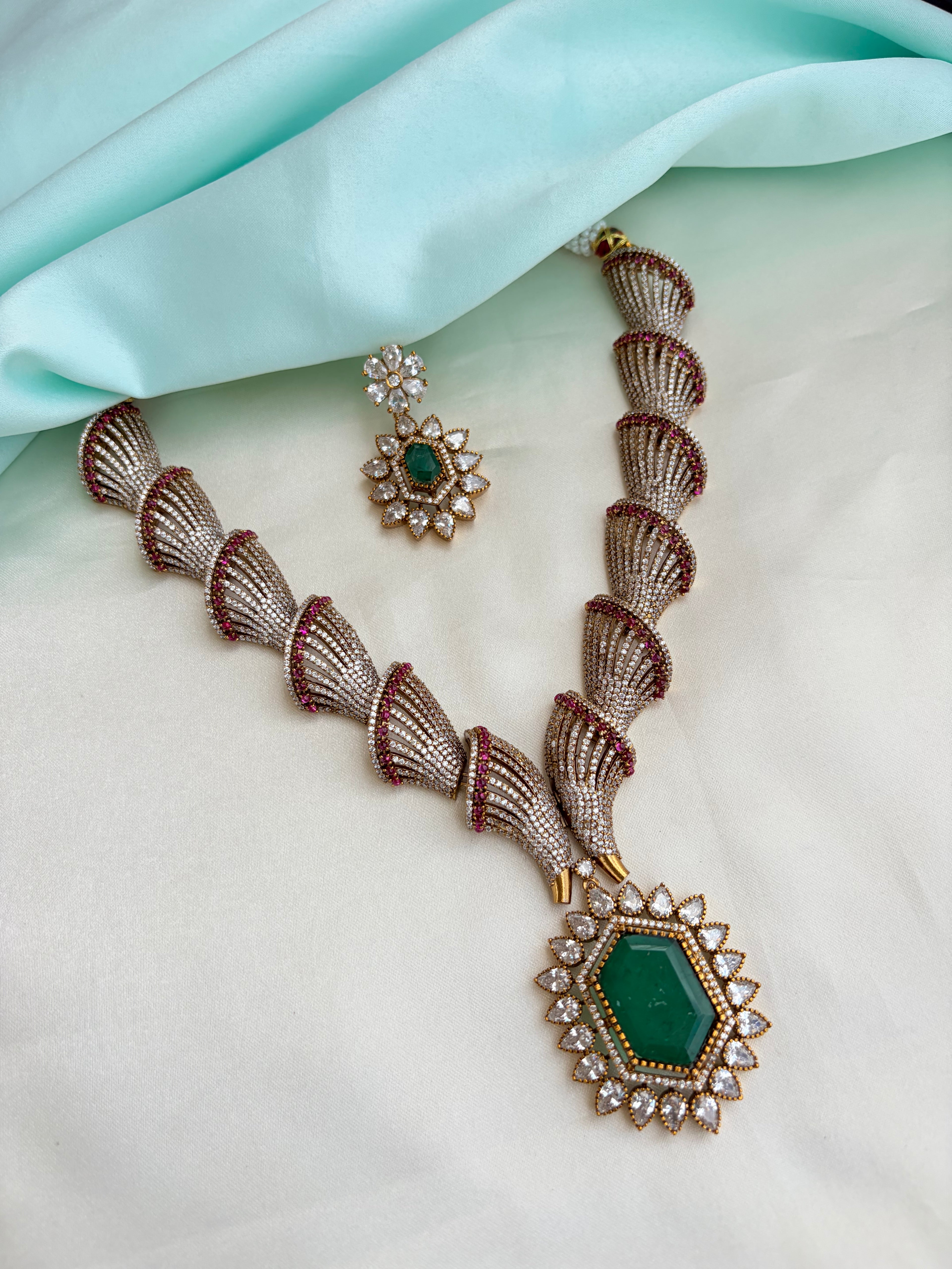 Emerald Hexagon Pendant CZ Shell-Fluted Neckset with Earrings Ns290