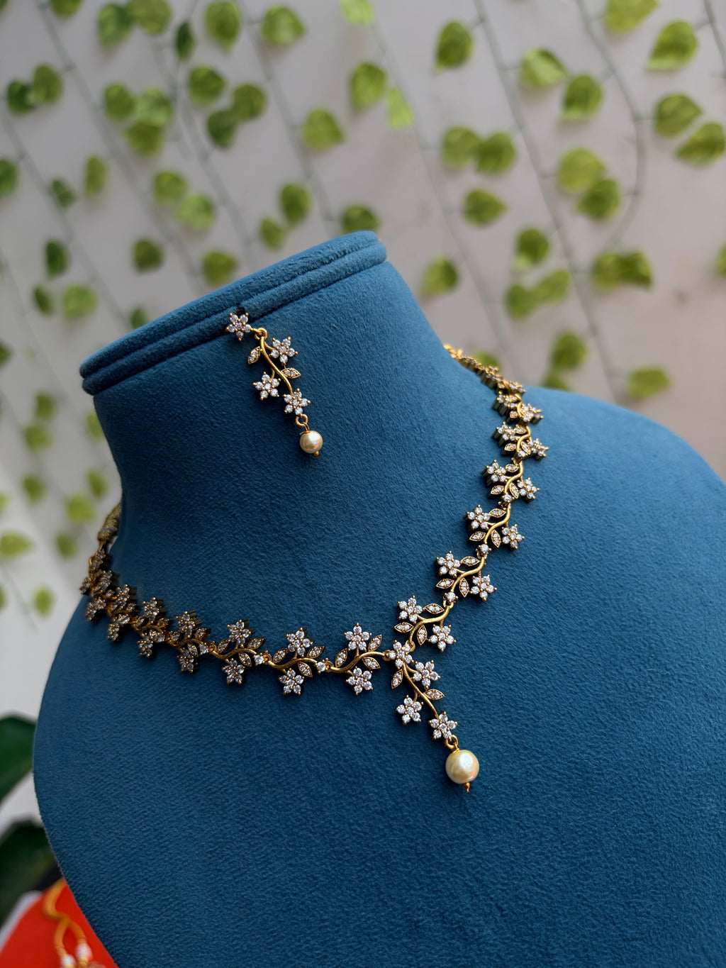 Simple Flower design Pearl drop Neckset with Earrings Ns942