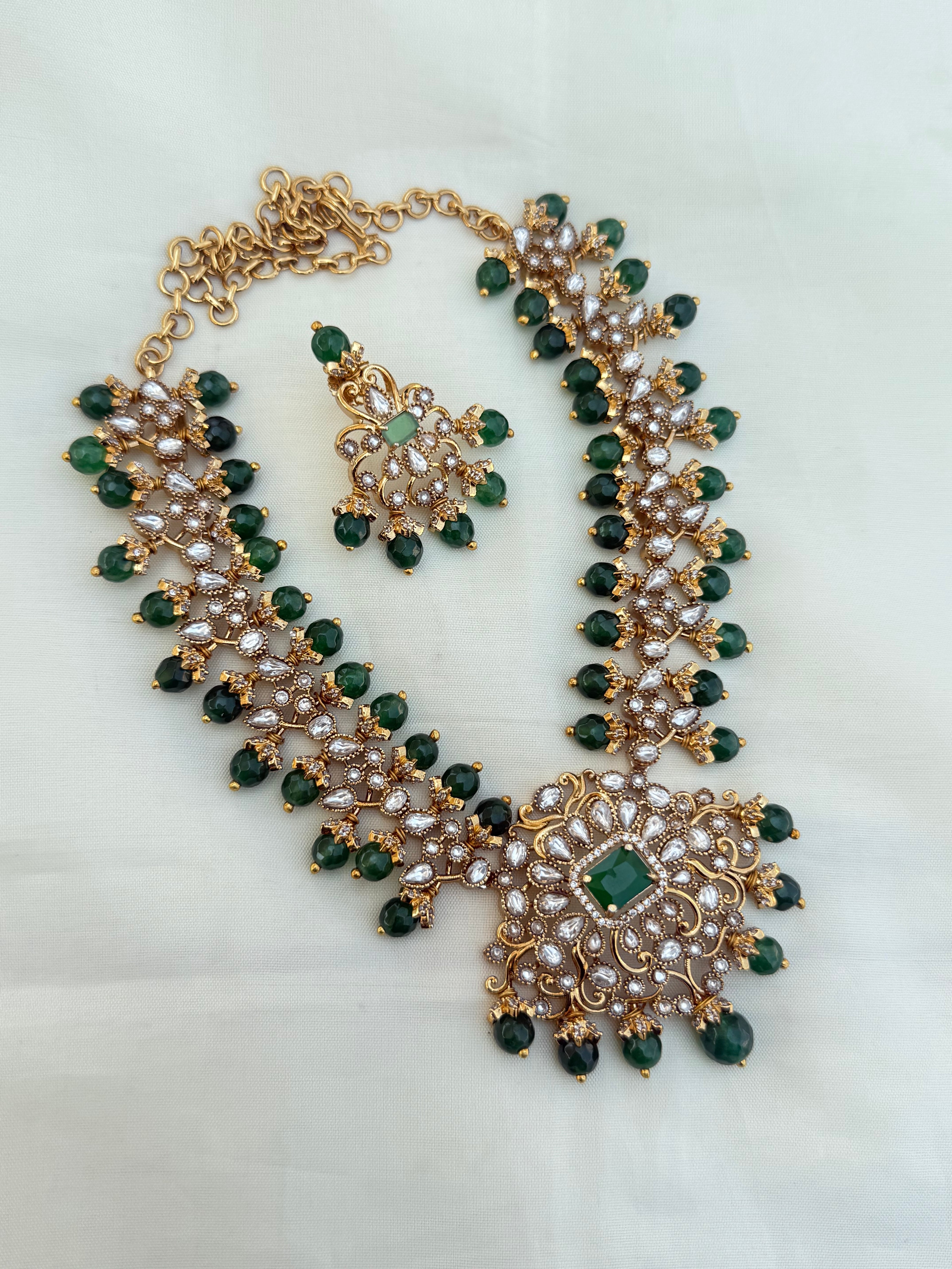 Ns30002 uncut Kundan green beads Neckset