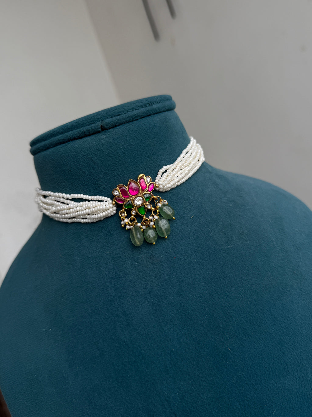 Ch016 jadau kundan pearl chocker