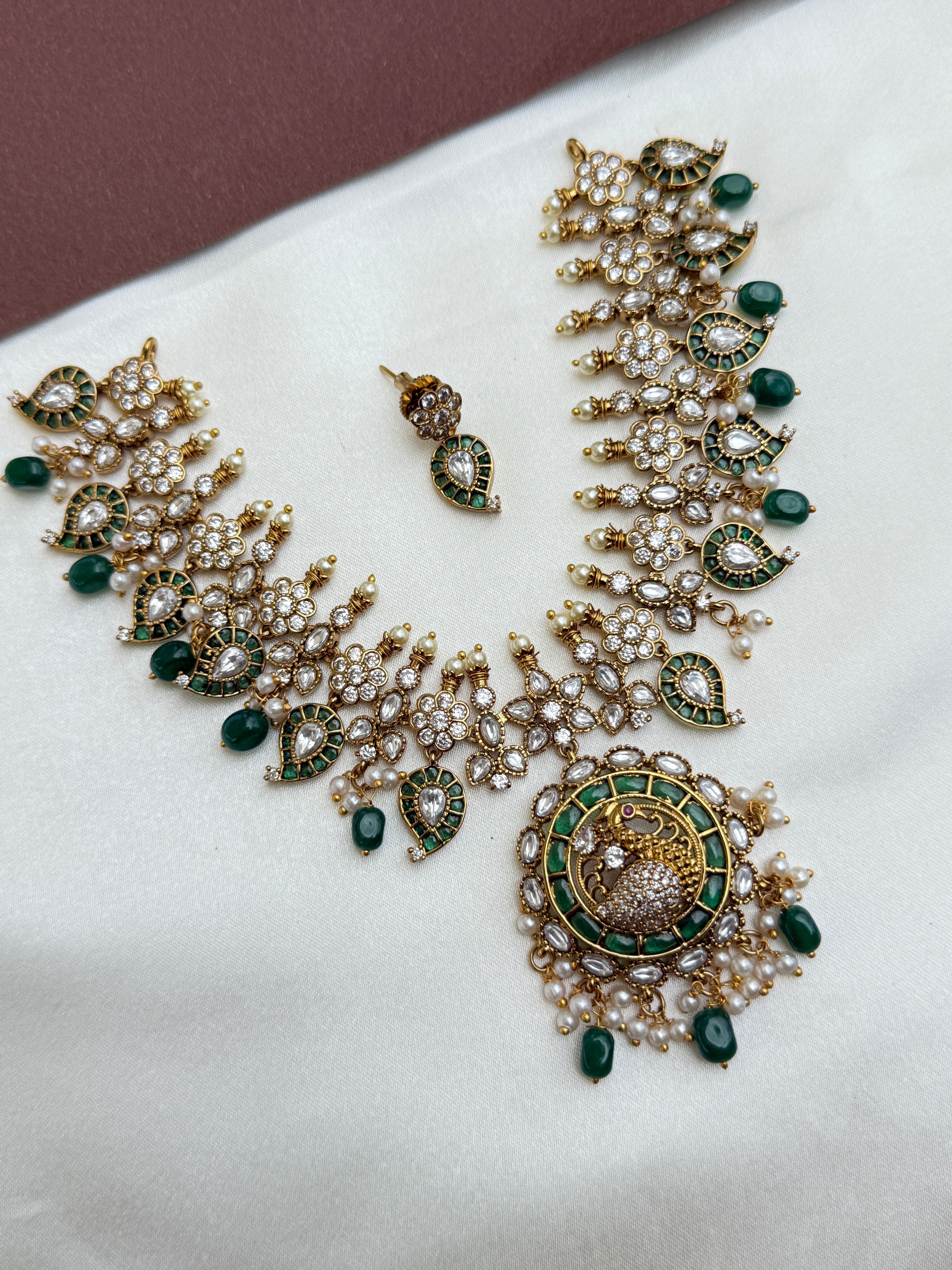 Ns341 Emerald moissanite mango neckset