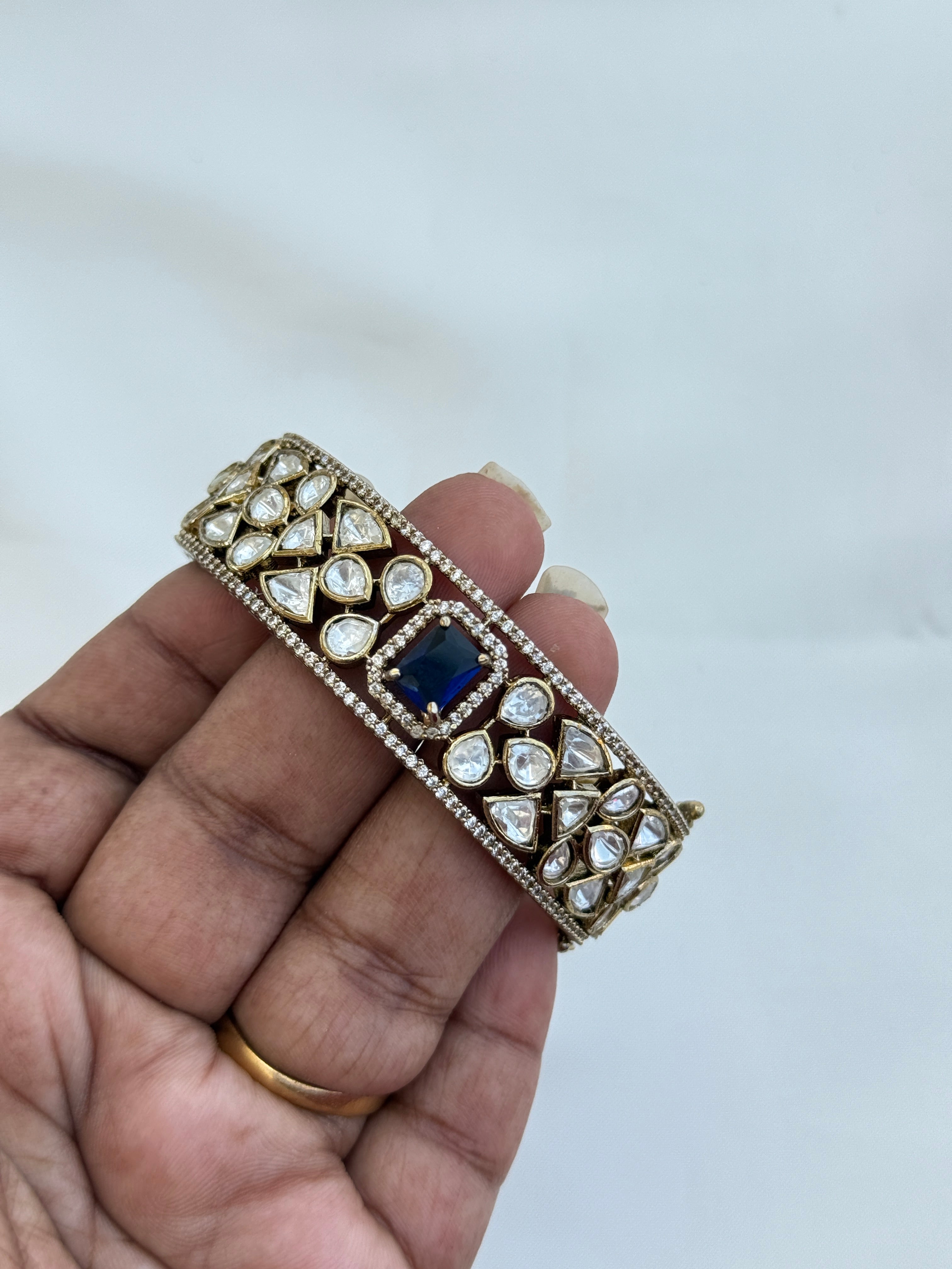 Br526 moissanite openable bracelet kada