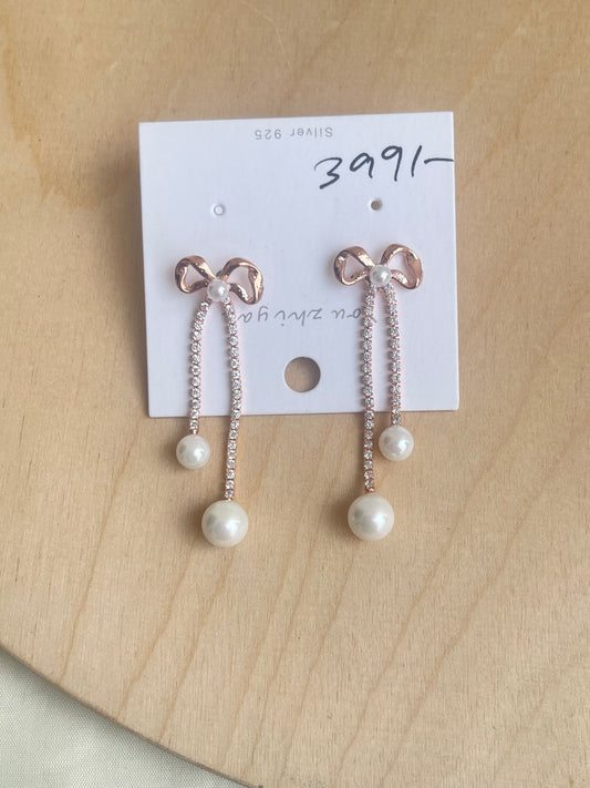 Bow pearl hanging tassel