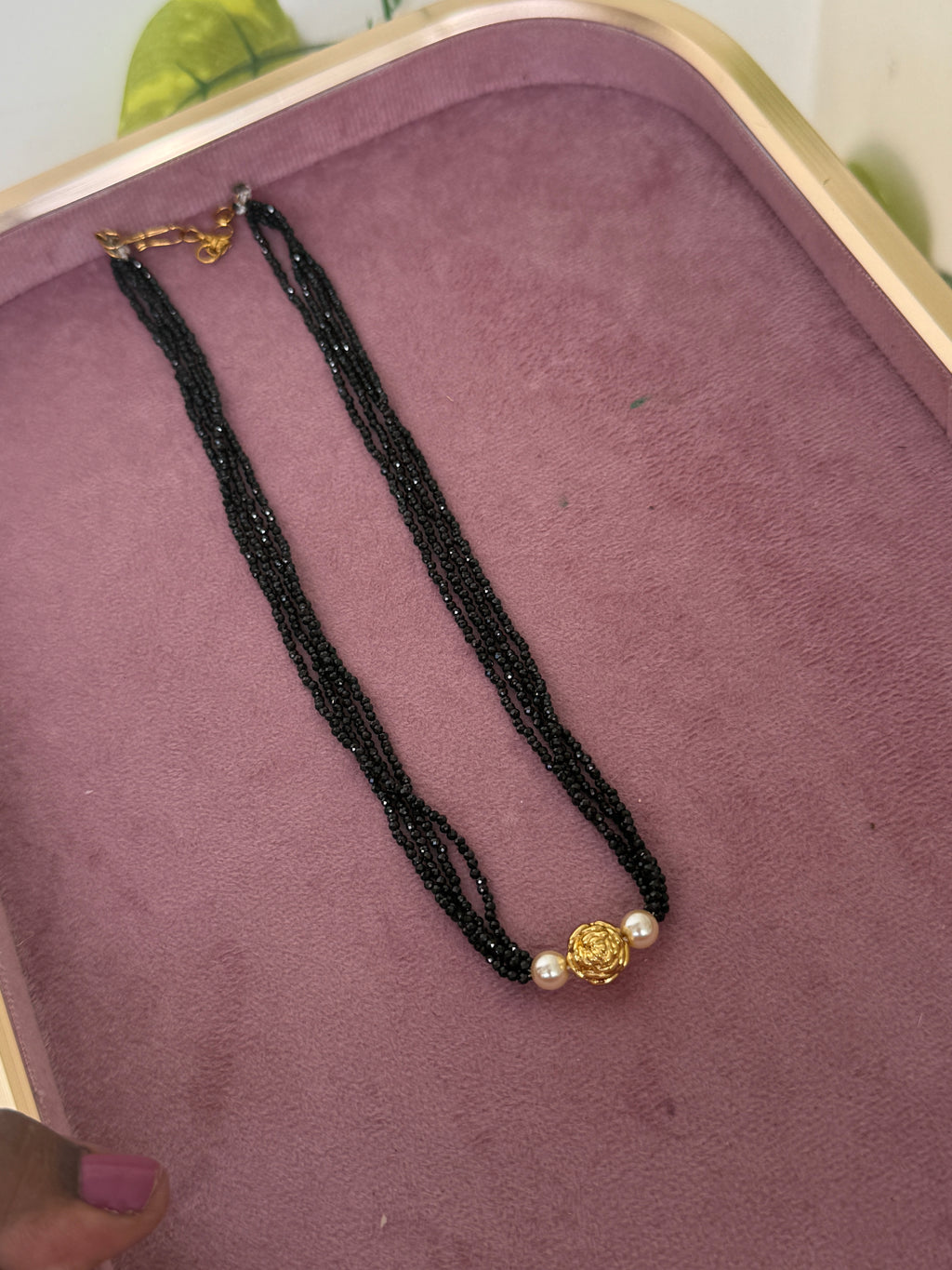 Crystal gold rose pearl 16 inches 4 layers black beads bb365