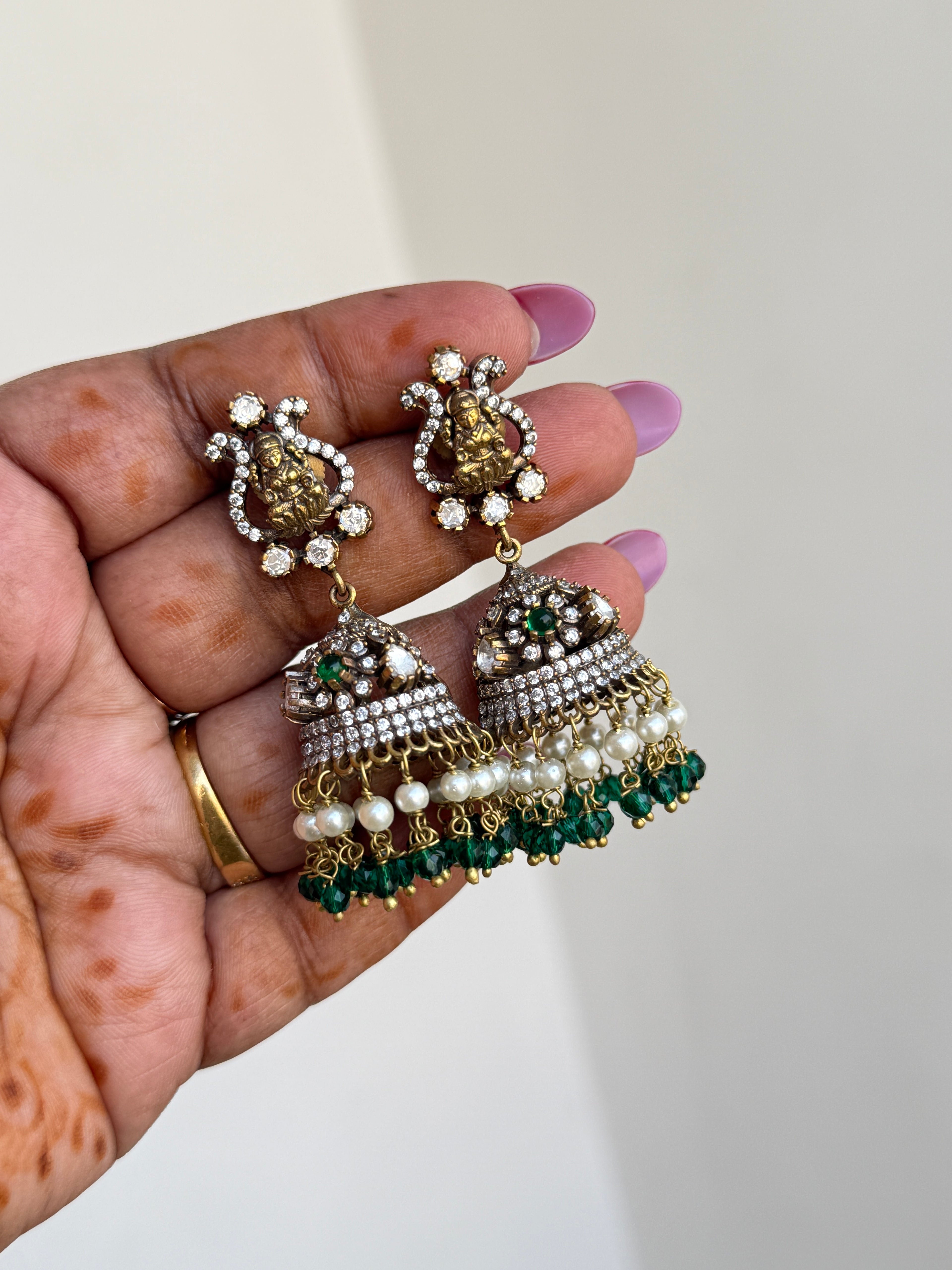 Er211 moissanite lakshmidevi with green beads