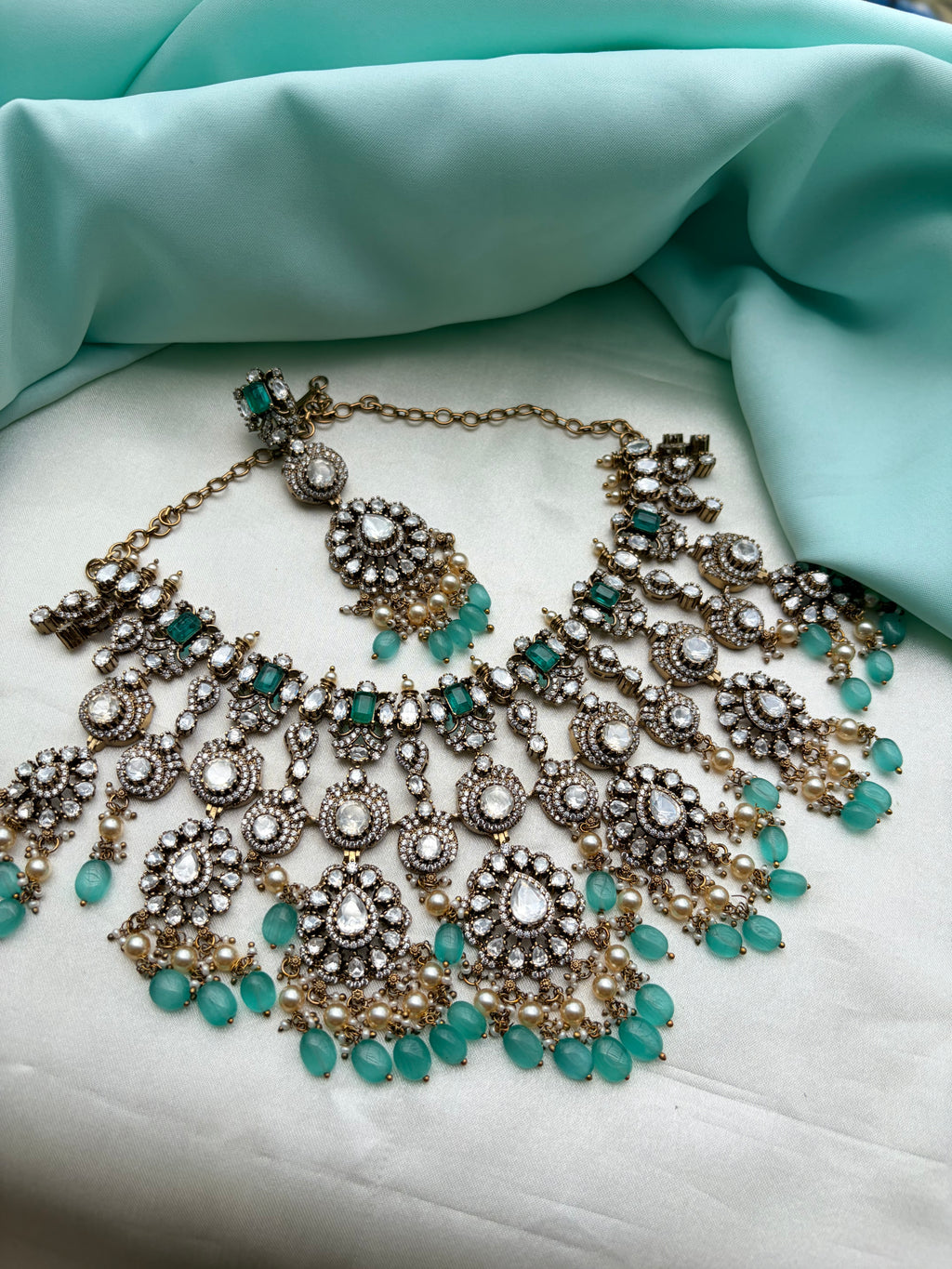 Moissanite with green beads with earrings ns207