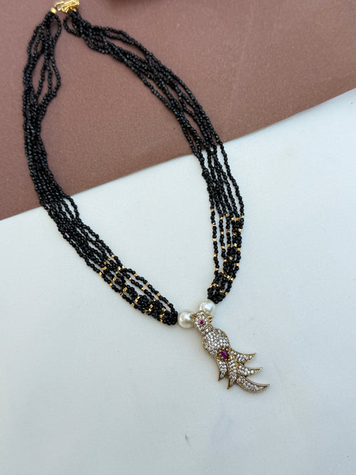 Bb078 18 inches 6 lines Crystal blackbeads with parrot pendent