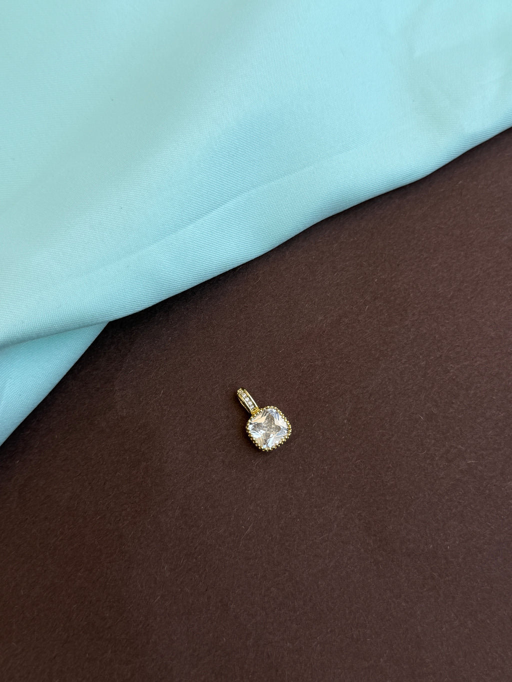 Al016 anti tarnish square white stone charm (pendent)