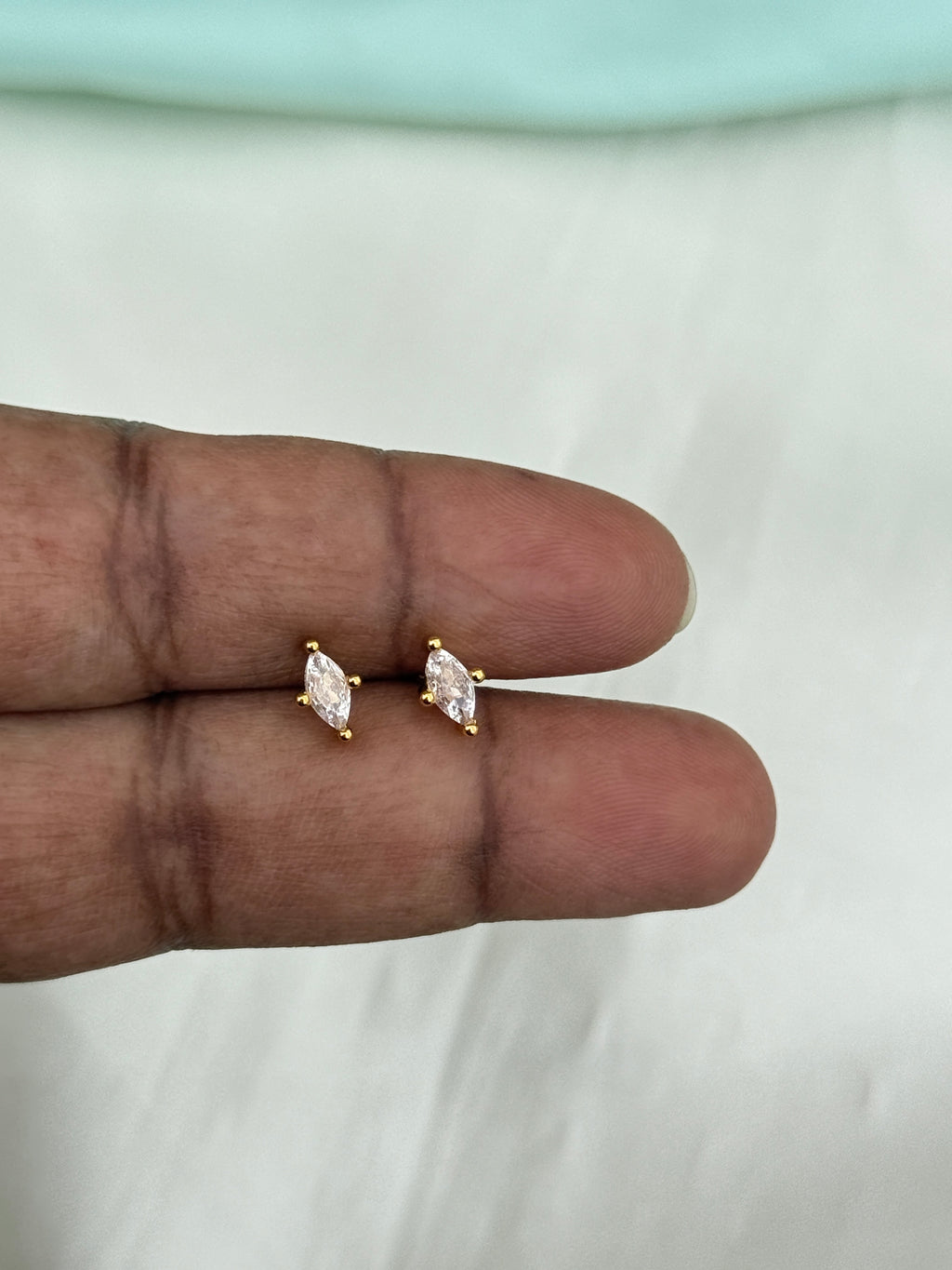 St150 1 stone back ball  second (2nd) tops studs