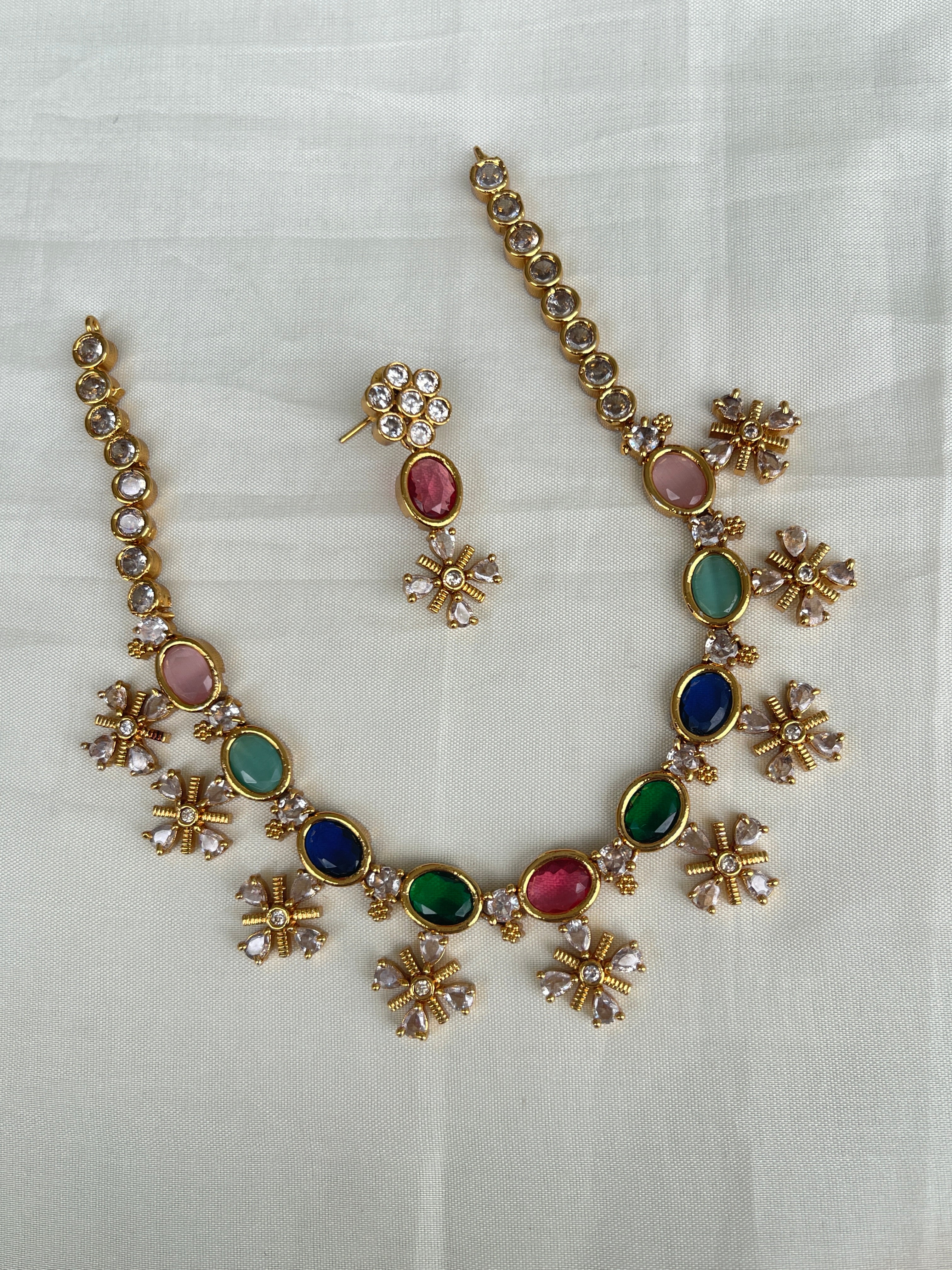 Multi star neckset