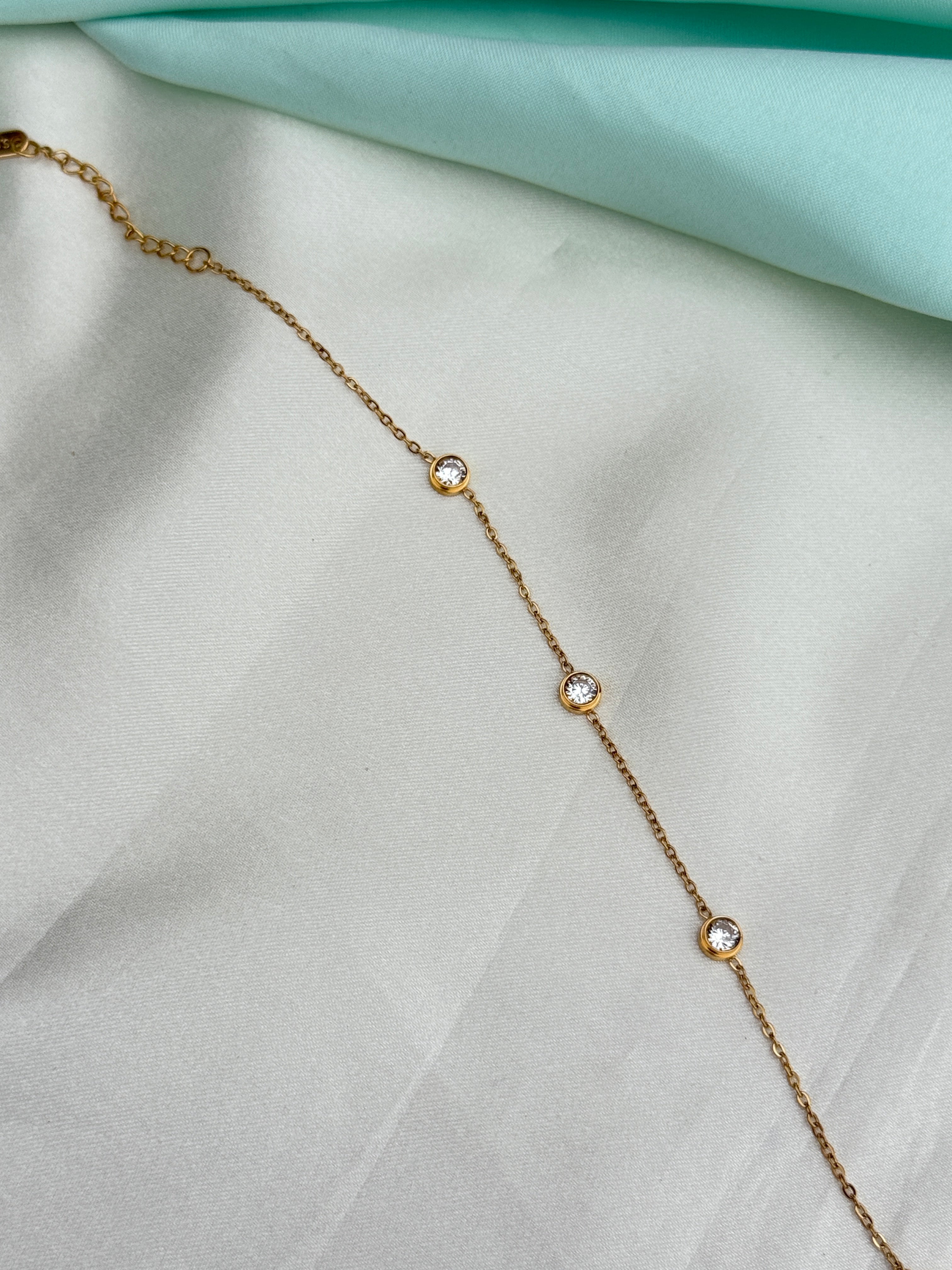 Ab611 anti tarnish 3 stones 8 inches 2.6 to 2.8 adjustable chain bracelet