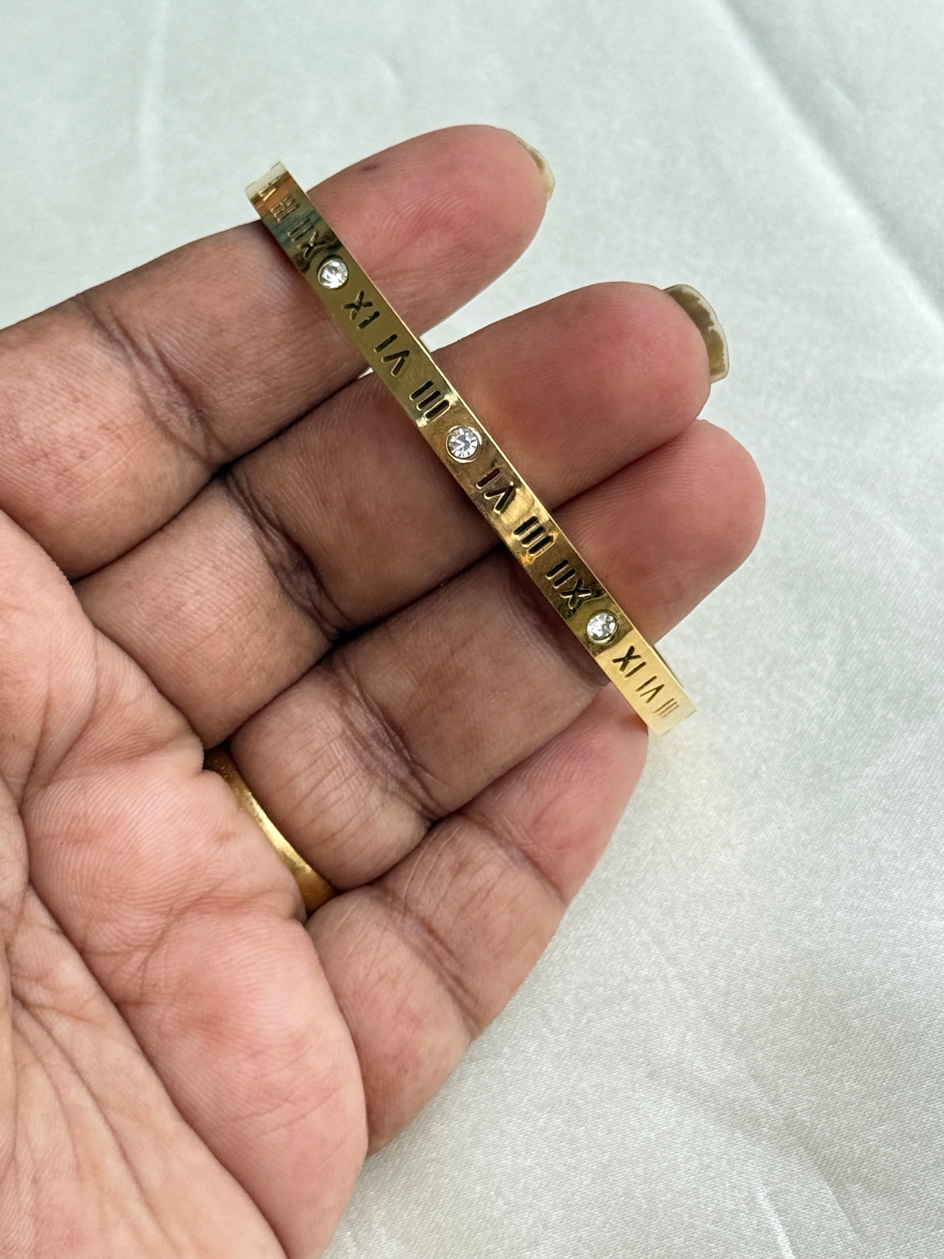 Ab022 Roman number openable Anti tarnish bracelets