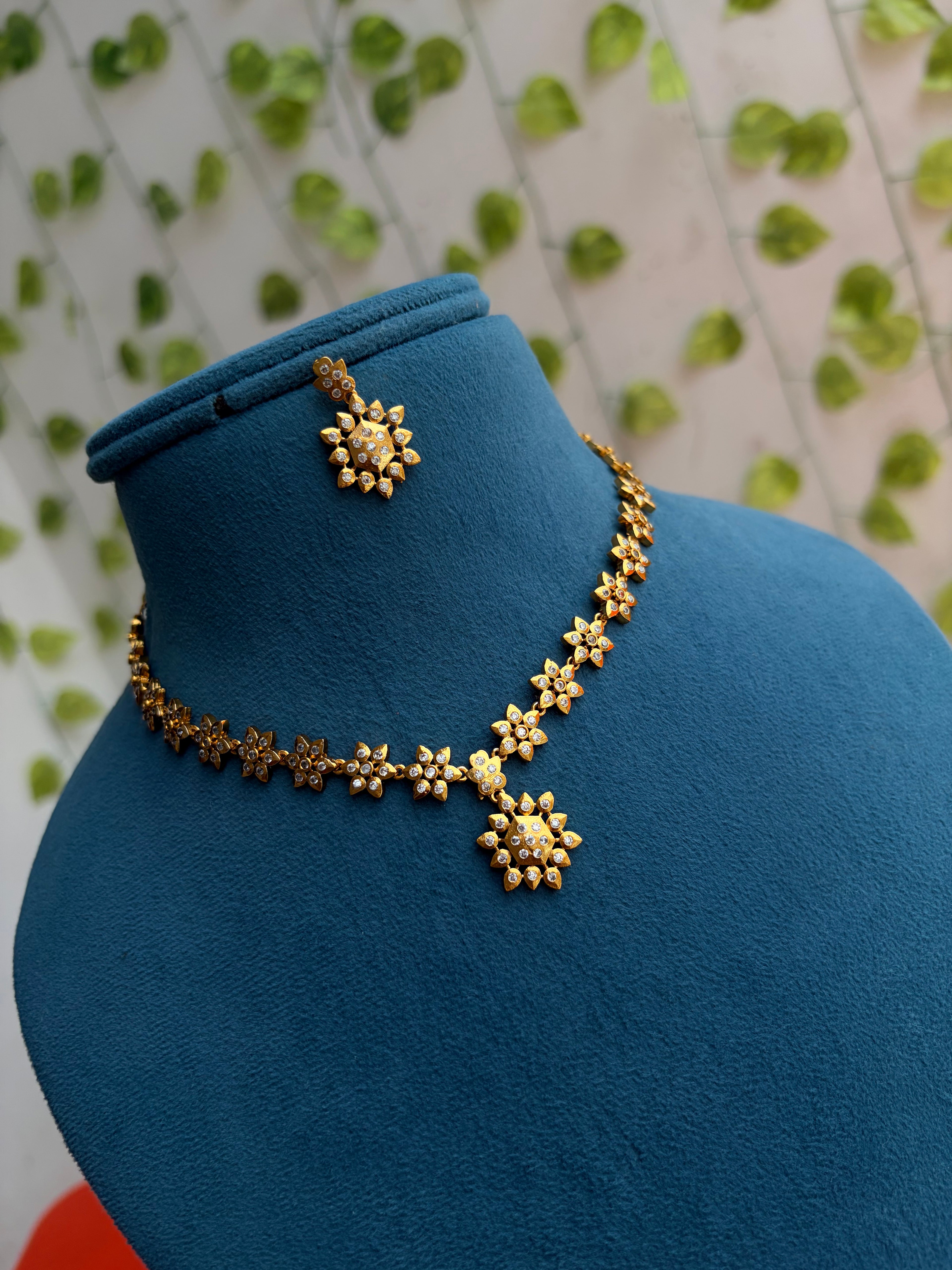 Ns900 flowers short Neckset with earrings