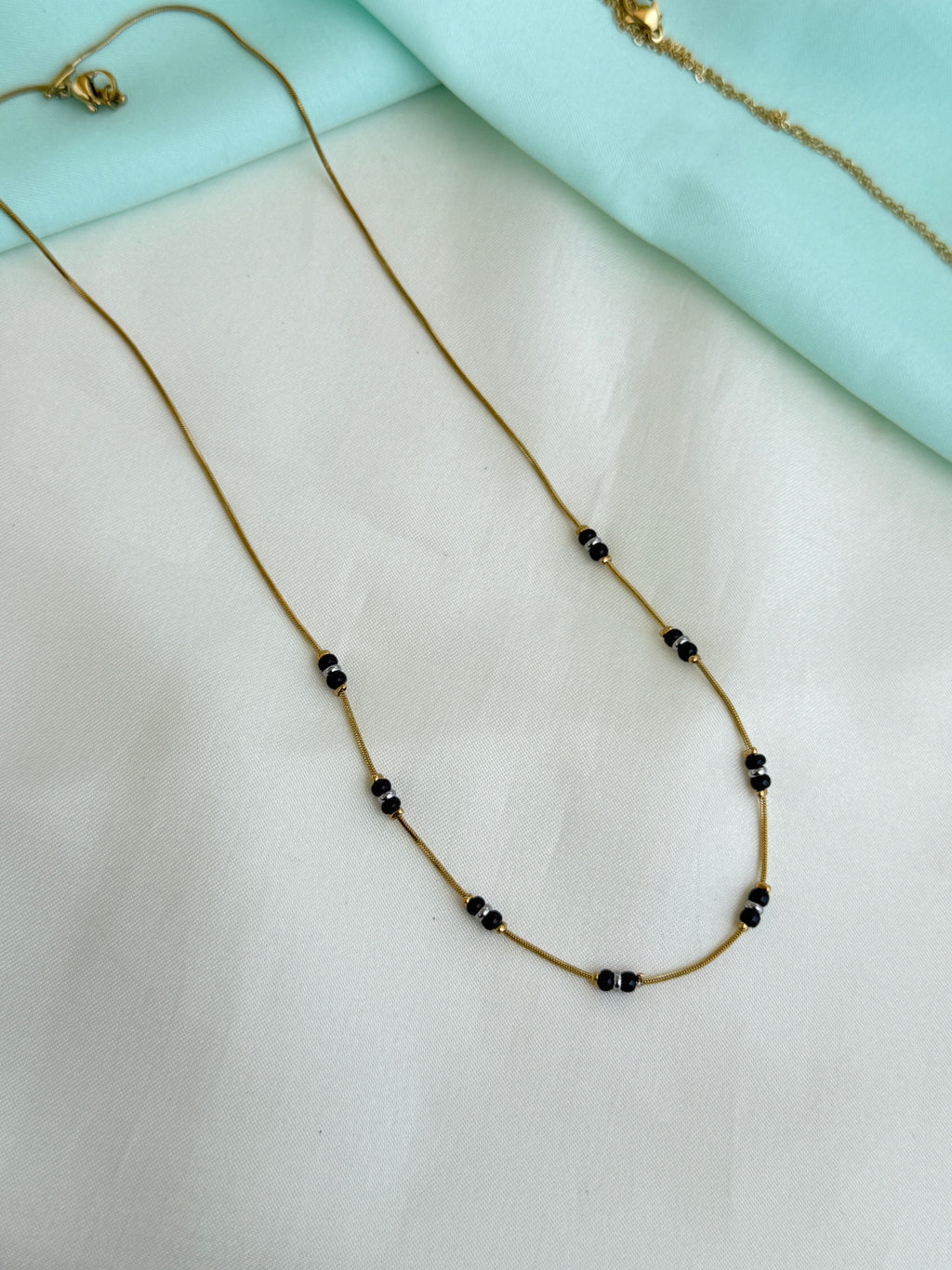 Bb141 micro gold single line 17 inches blackbeads