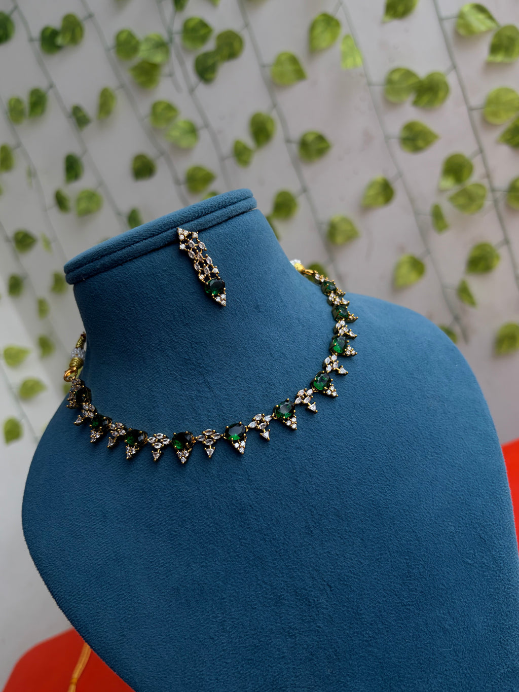 Short neckset with oval earrings - Ns836