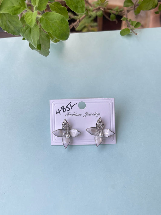 4 petals silver flower studs