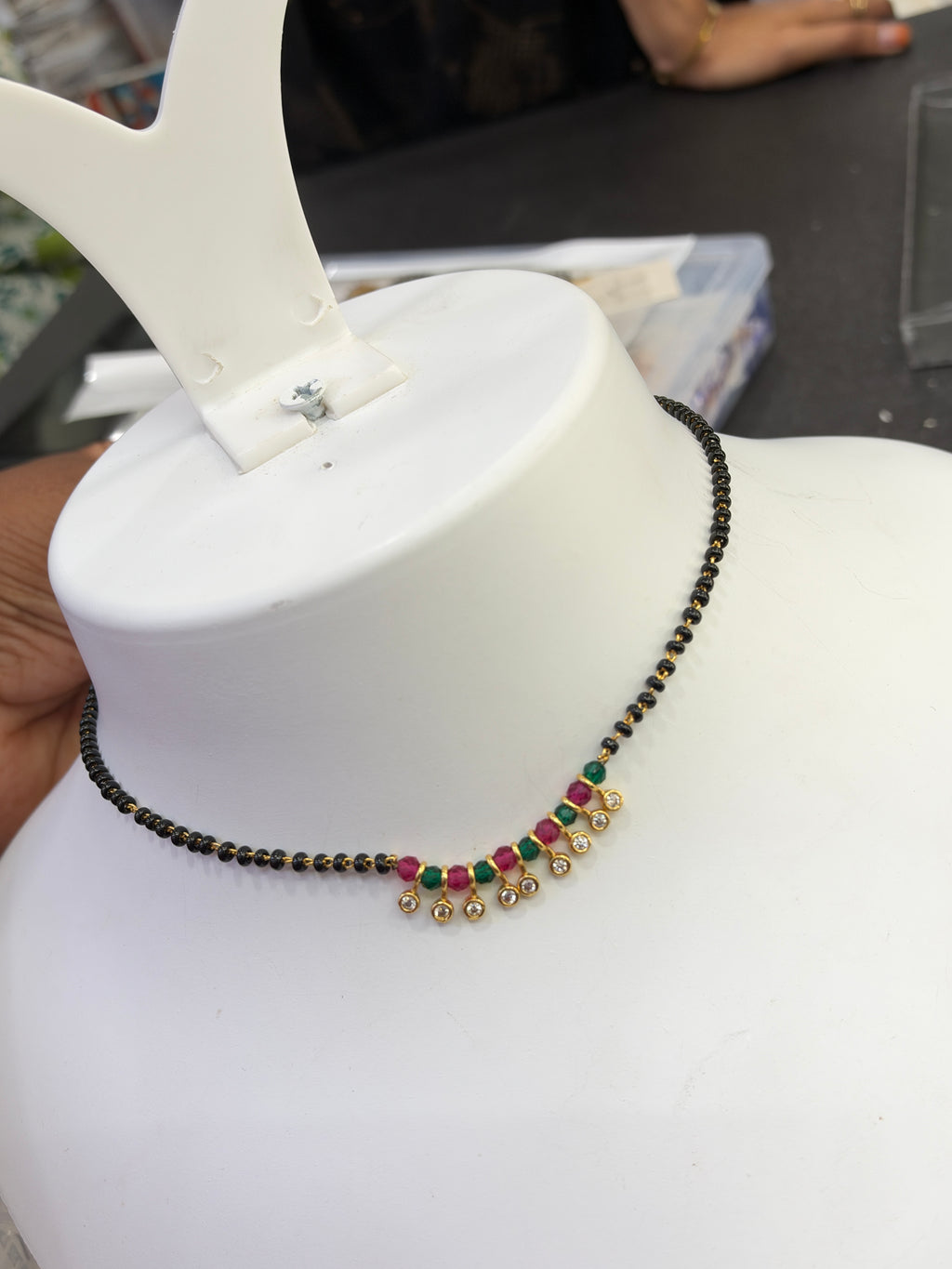 Bb442 single line hangings with 18 inches black beads