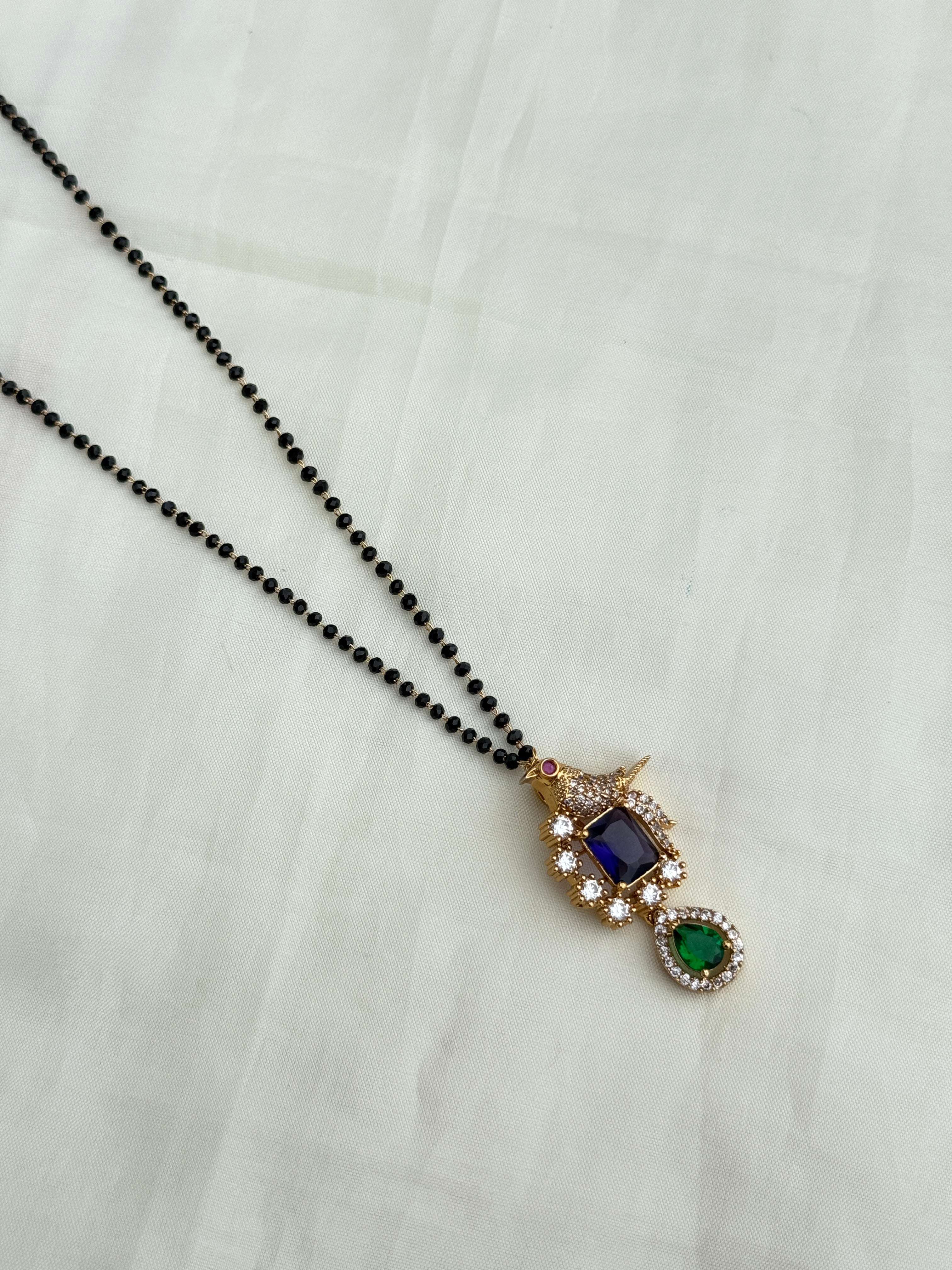 Bb013 single line short parrot blackbeads
