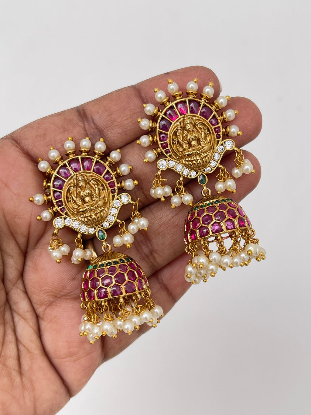 Kemp Lakshmi Devi butta