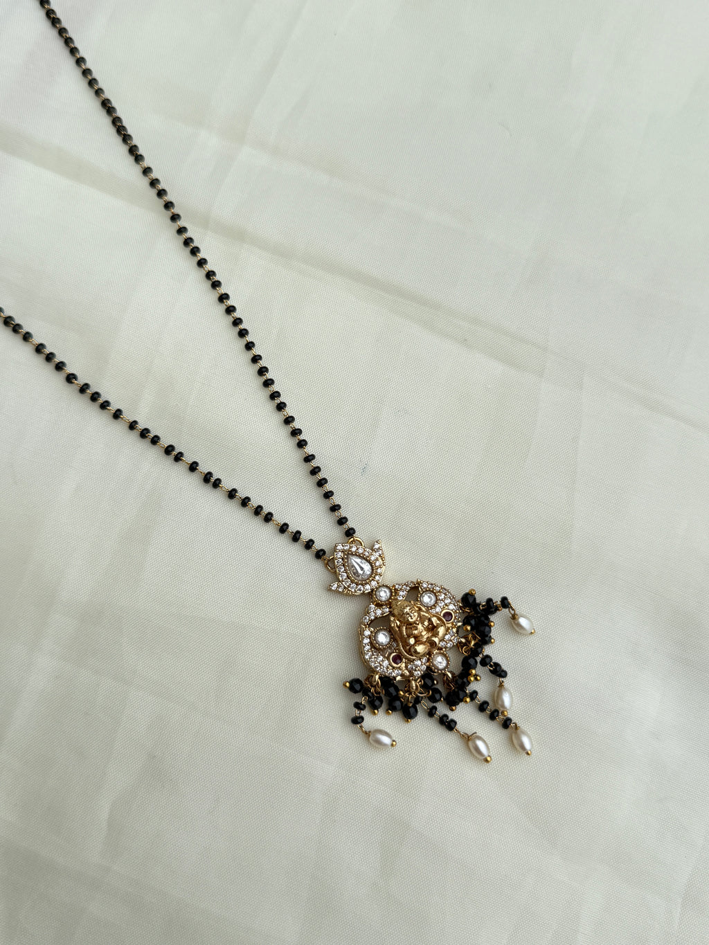 Bb010 lakshmi devi single line short blackbeads