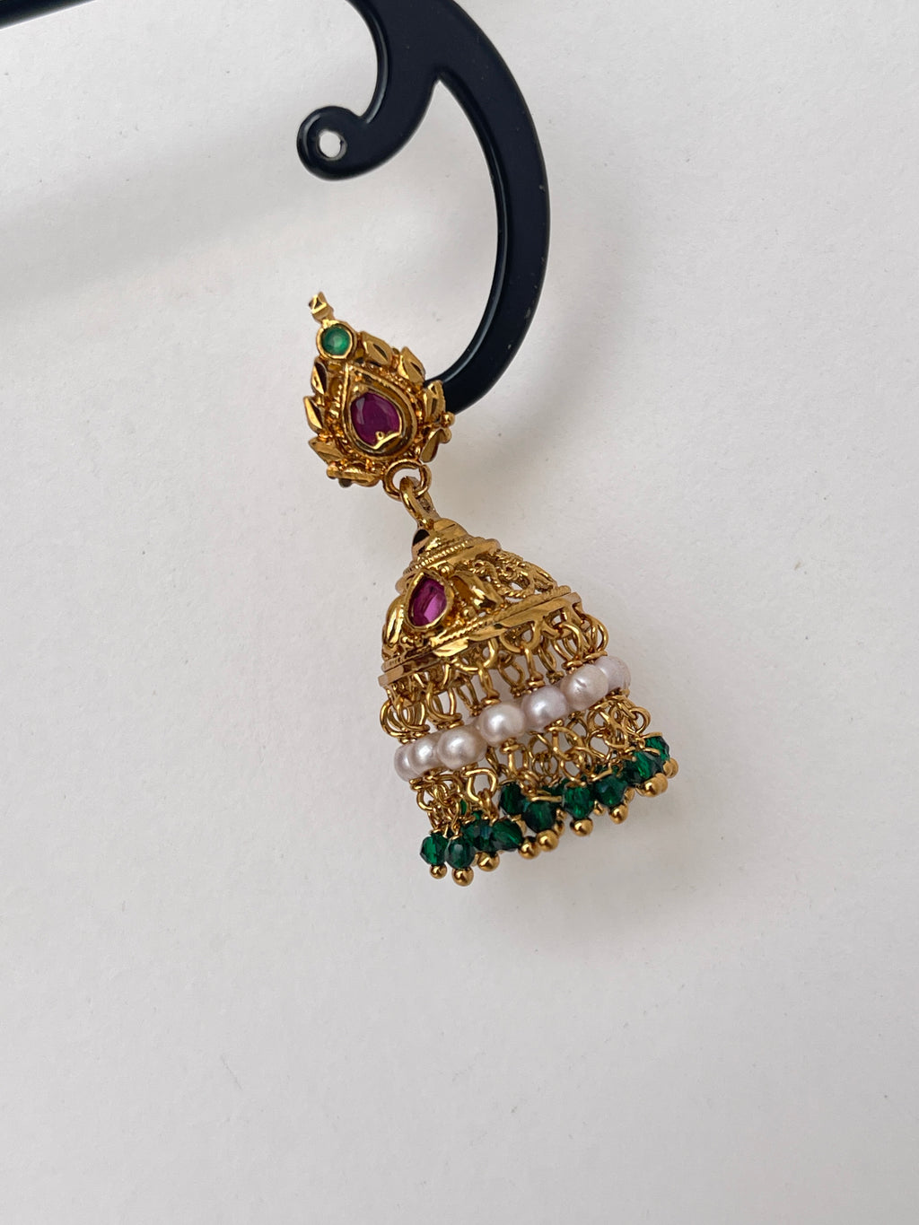 Green pearls butta earrings