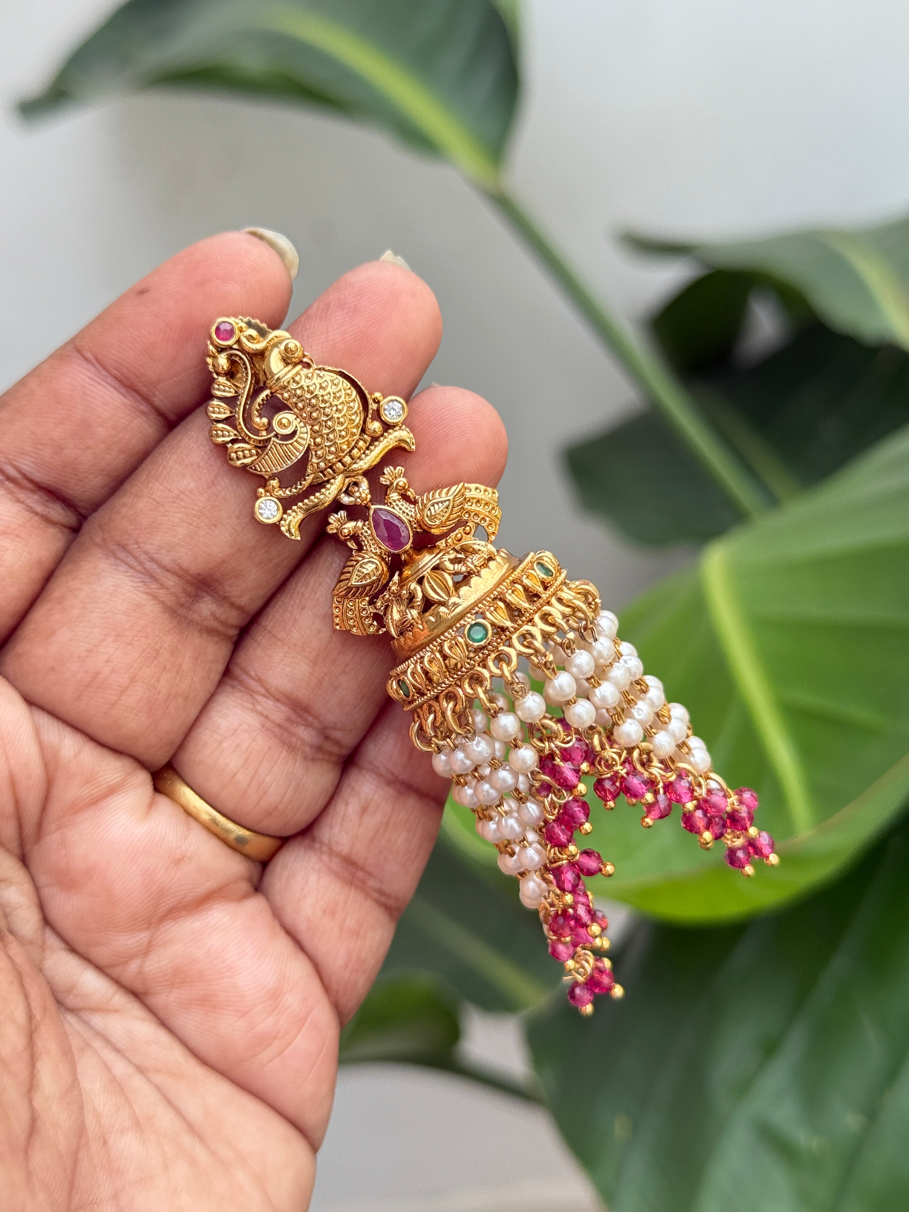 Er64 big peacock pearl butta Earrings