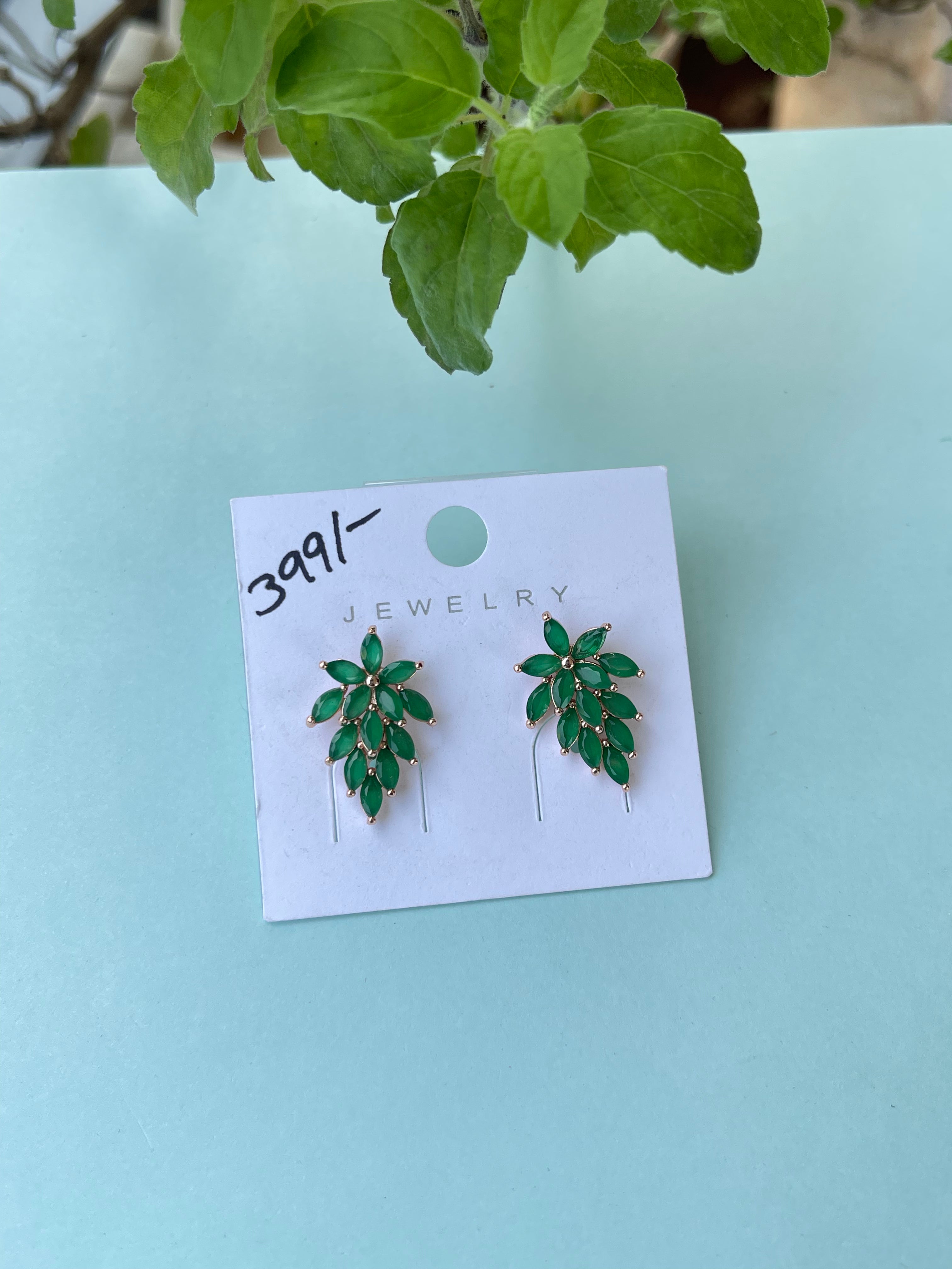 Leaf hanging studs
