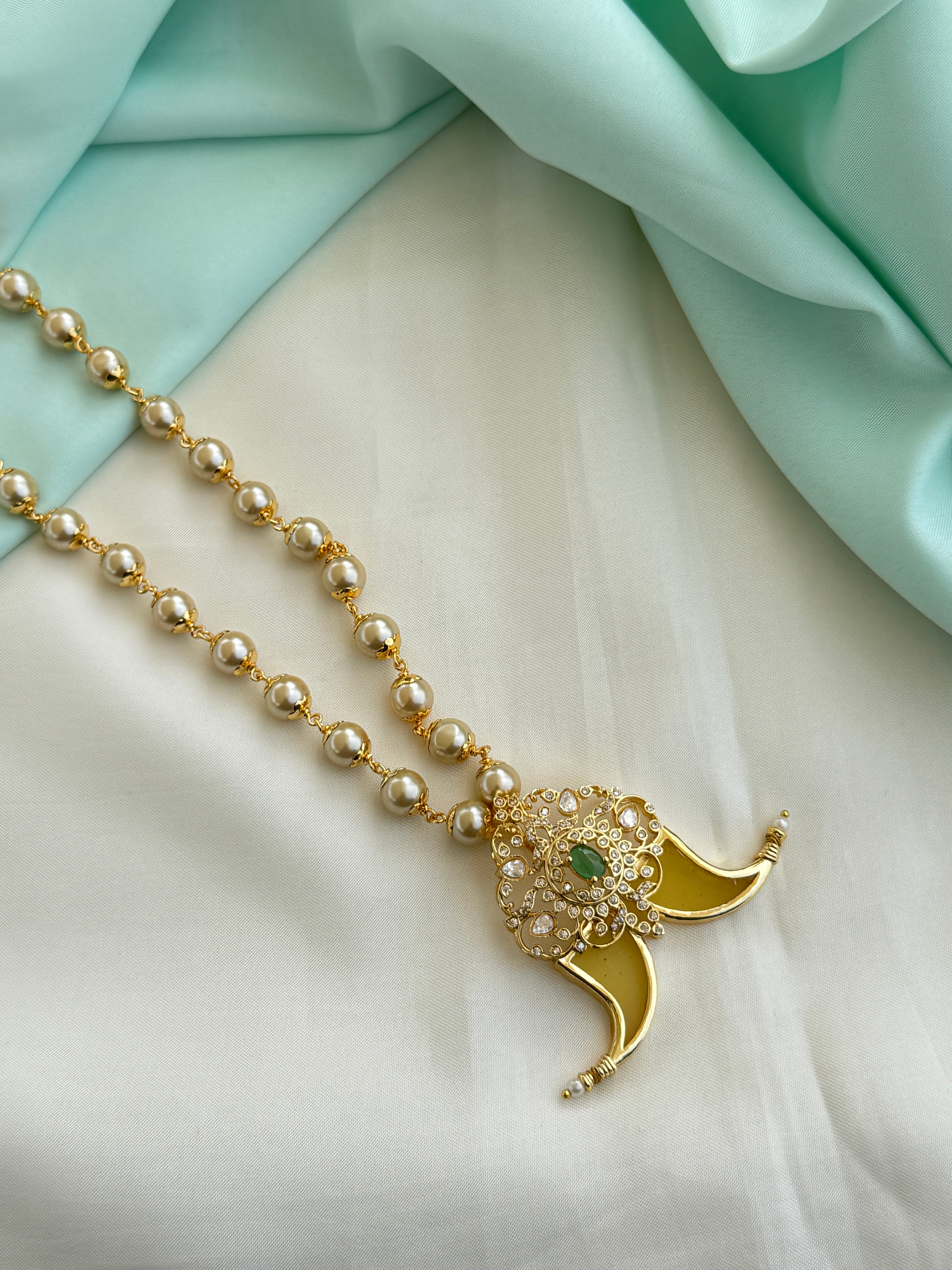 Pg002 Puligoru pendant with 25 inches pearl chains
