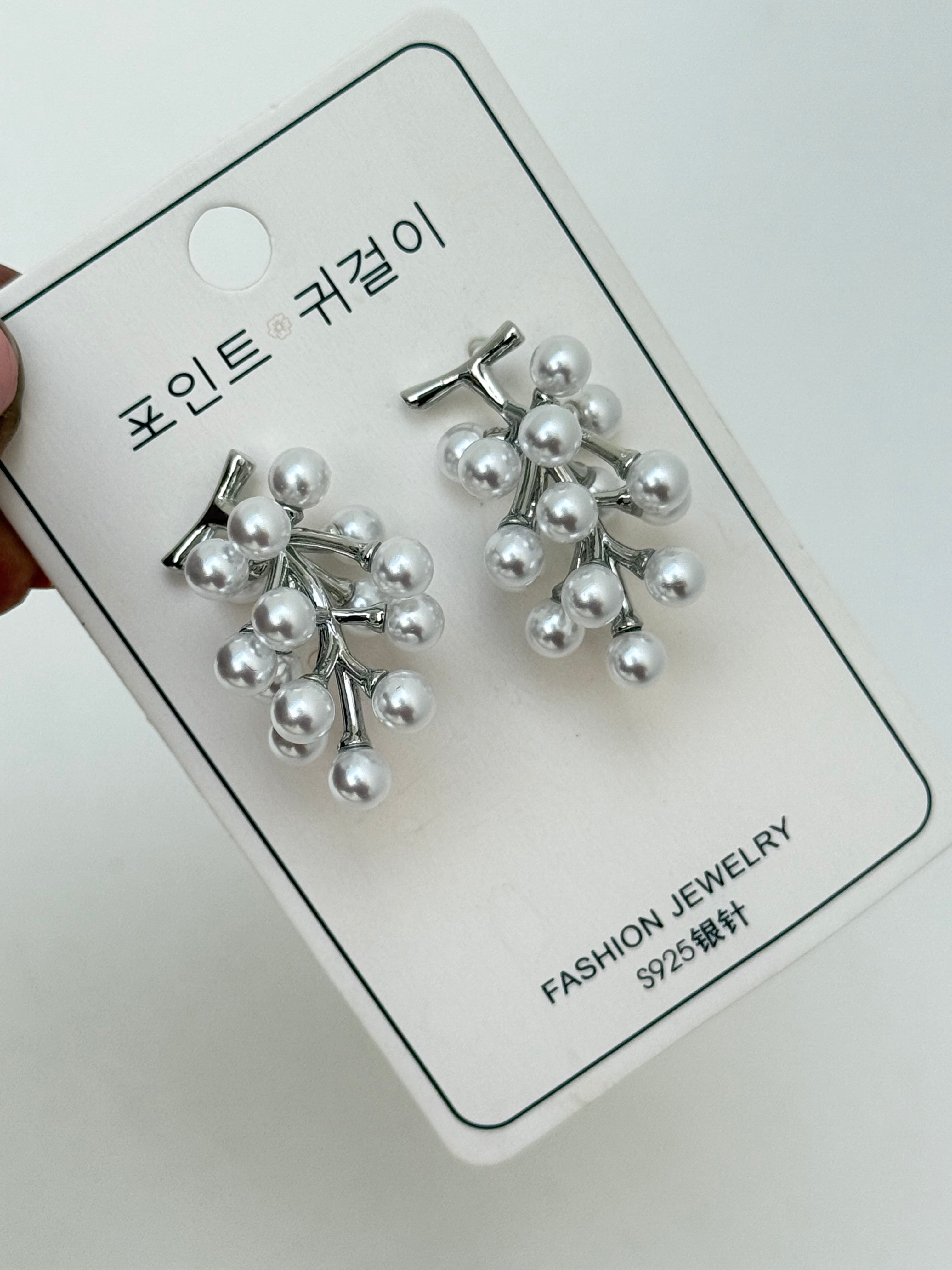We509 pearl silver earrings