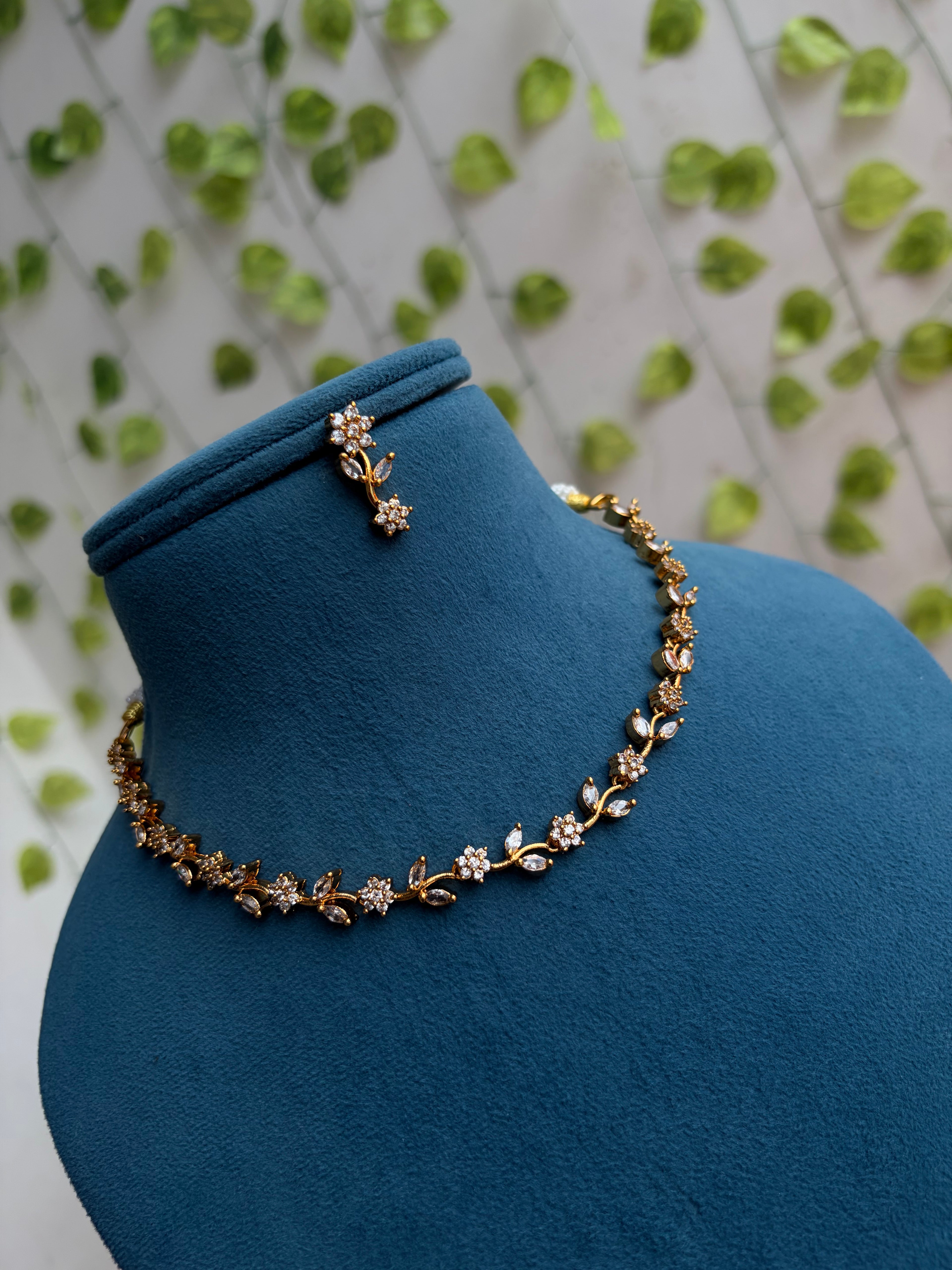 Flower design short Neckset with earrings - Ns886