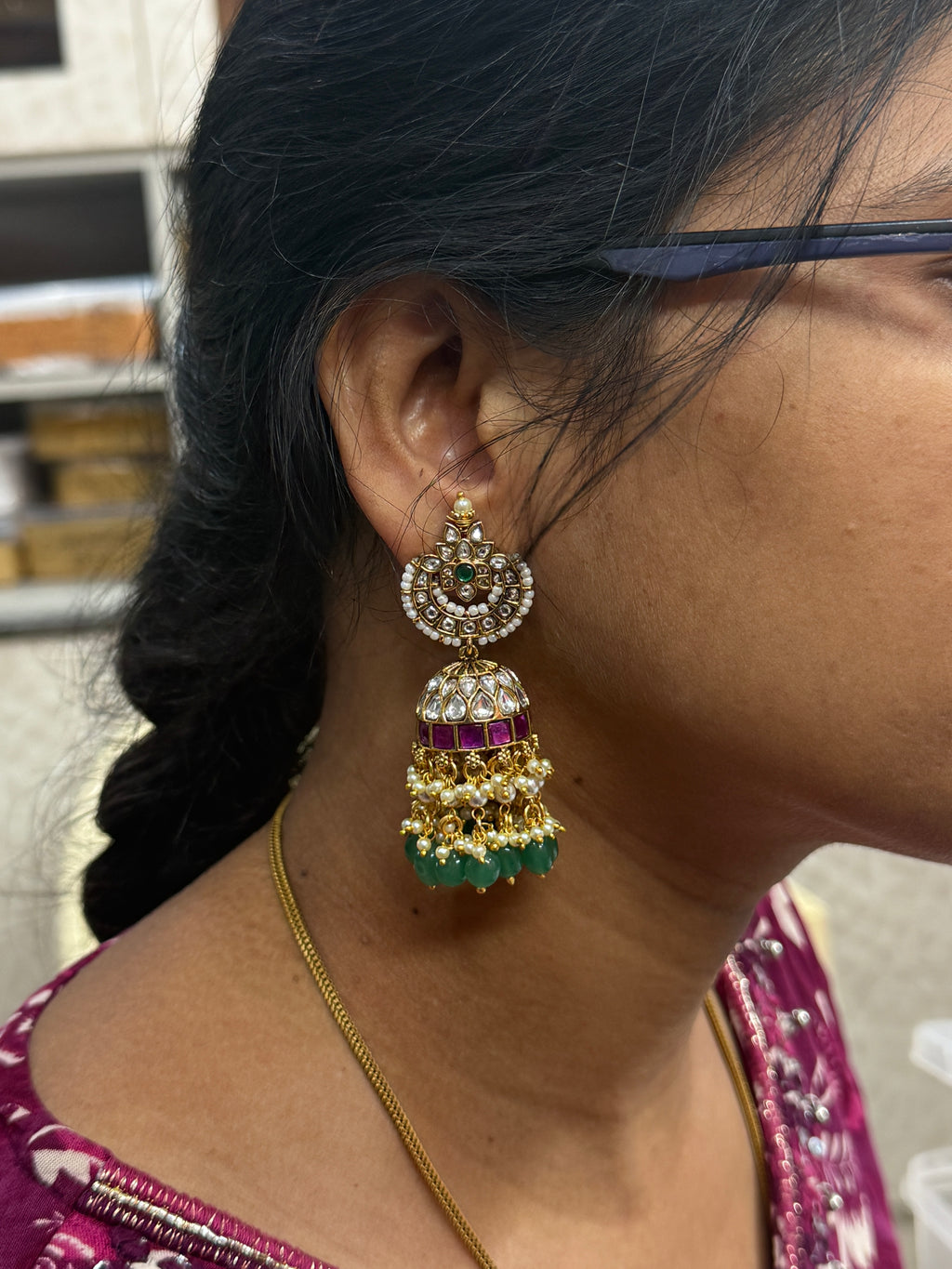 Er205 jadau kundan big butta earrings with green beads