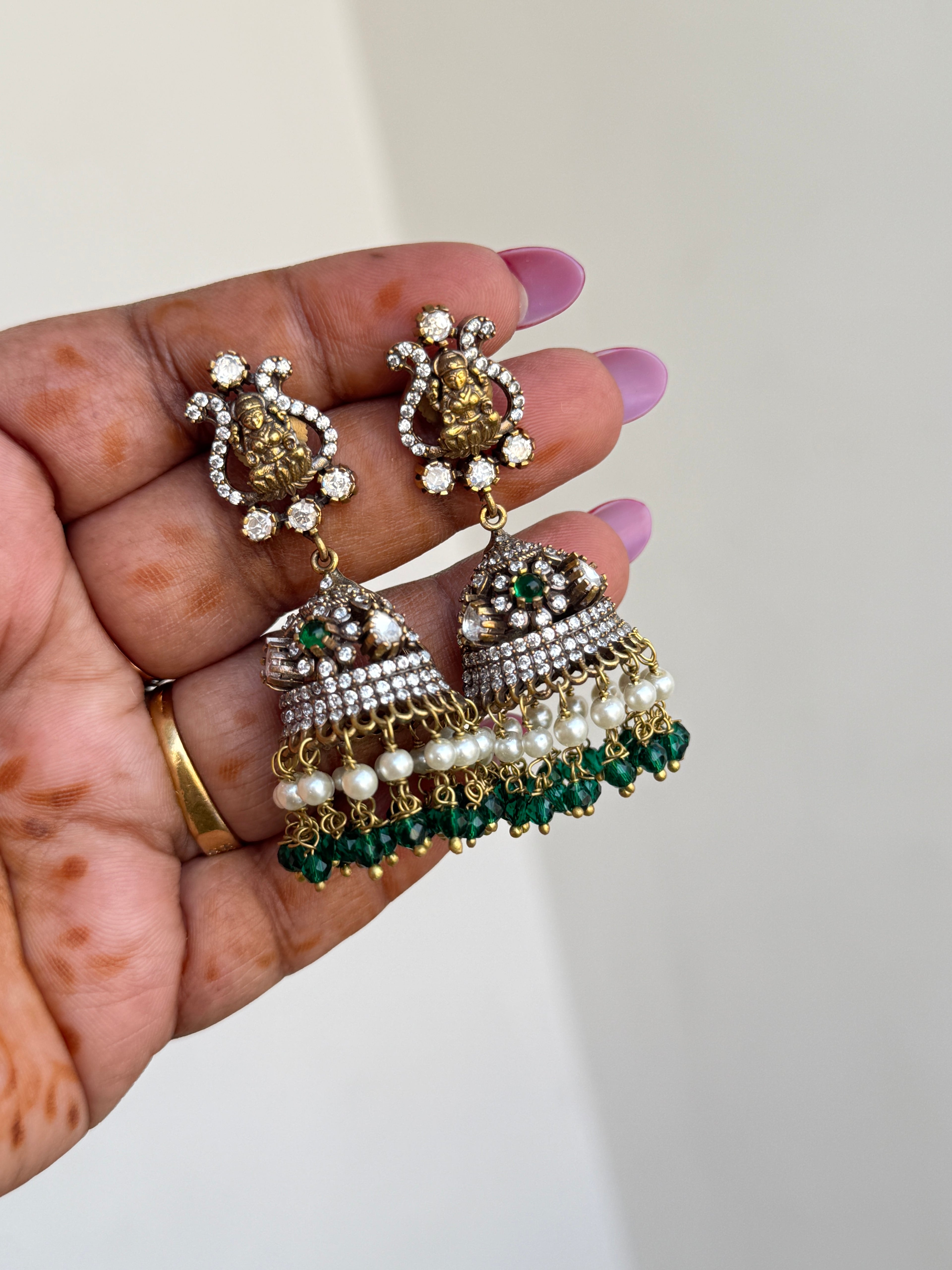 Er211 moissanite lakshmidevi with green beads