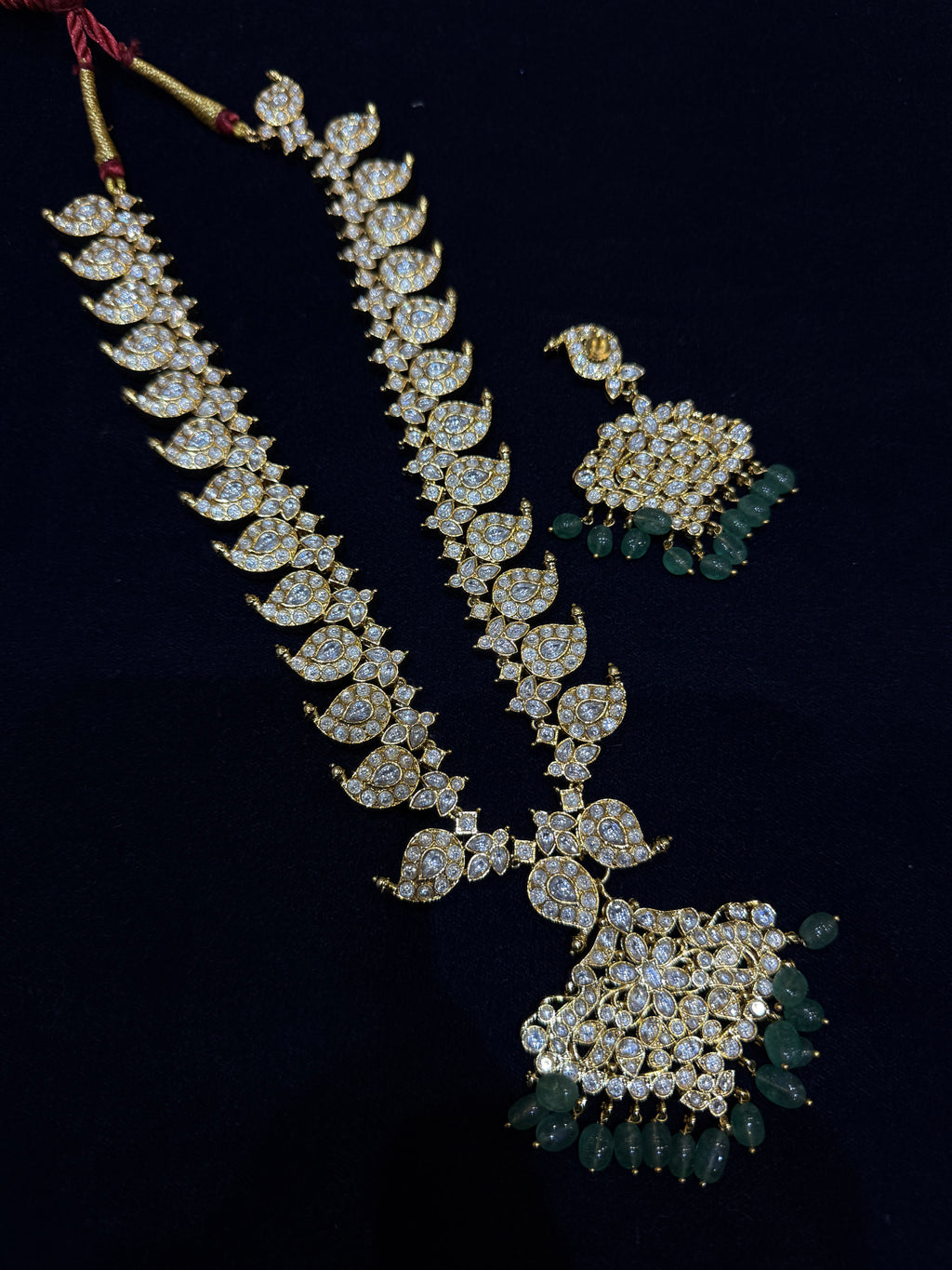 Mh001 reversible mango haram one side is uncut Kundan and the other side is kemp