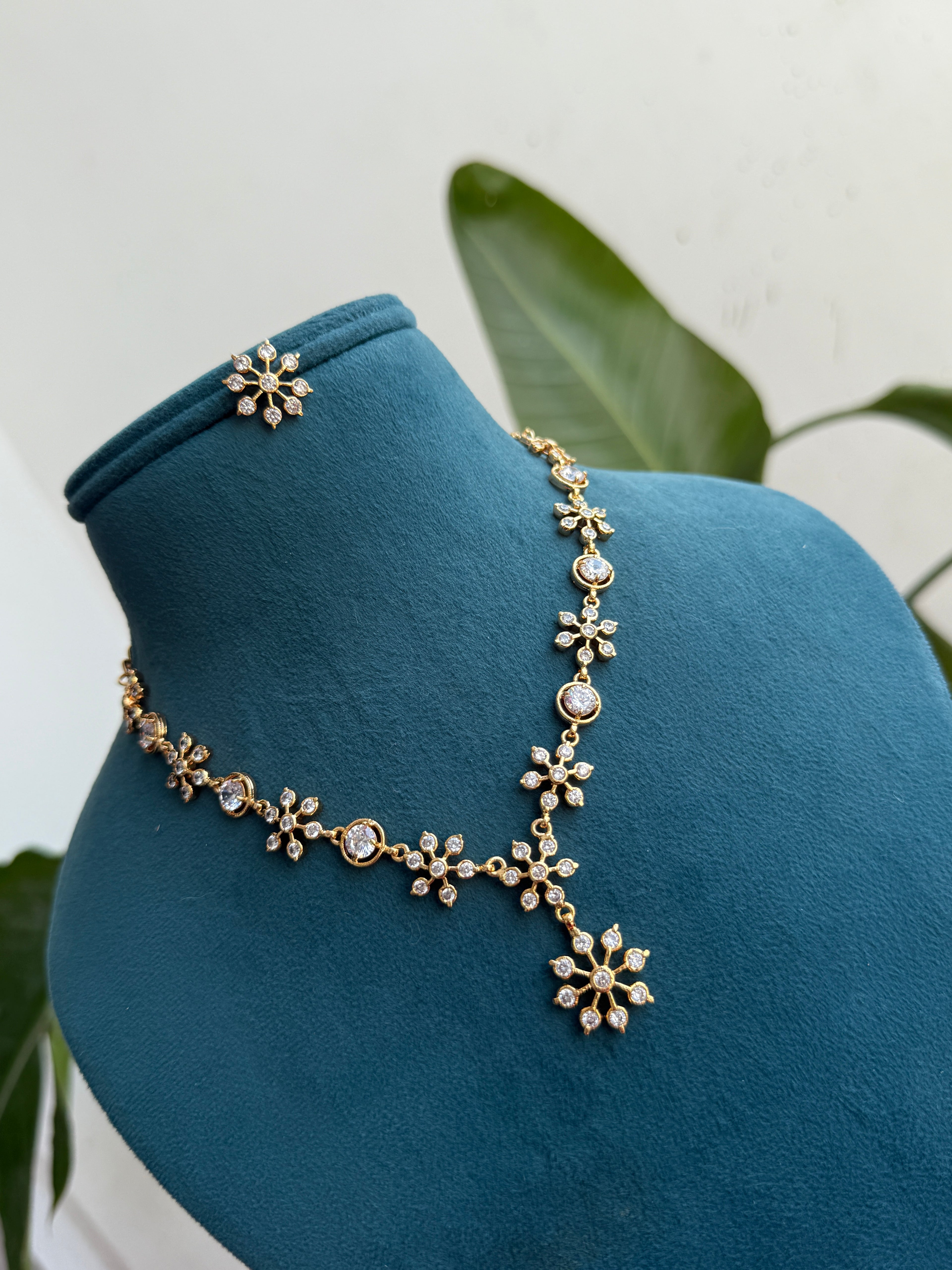 Ph147 panchaloham short neckset with ear studs