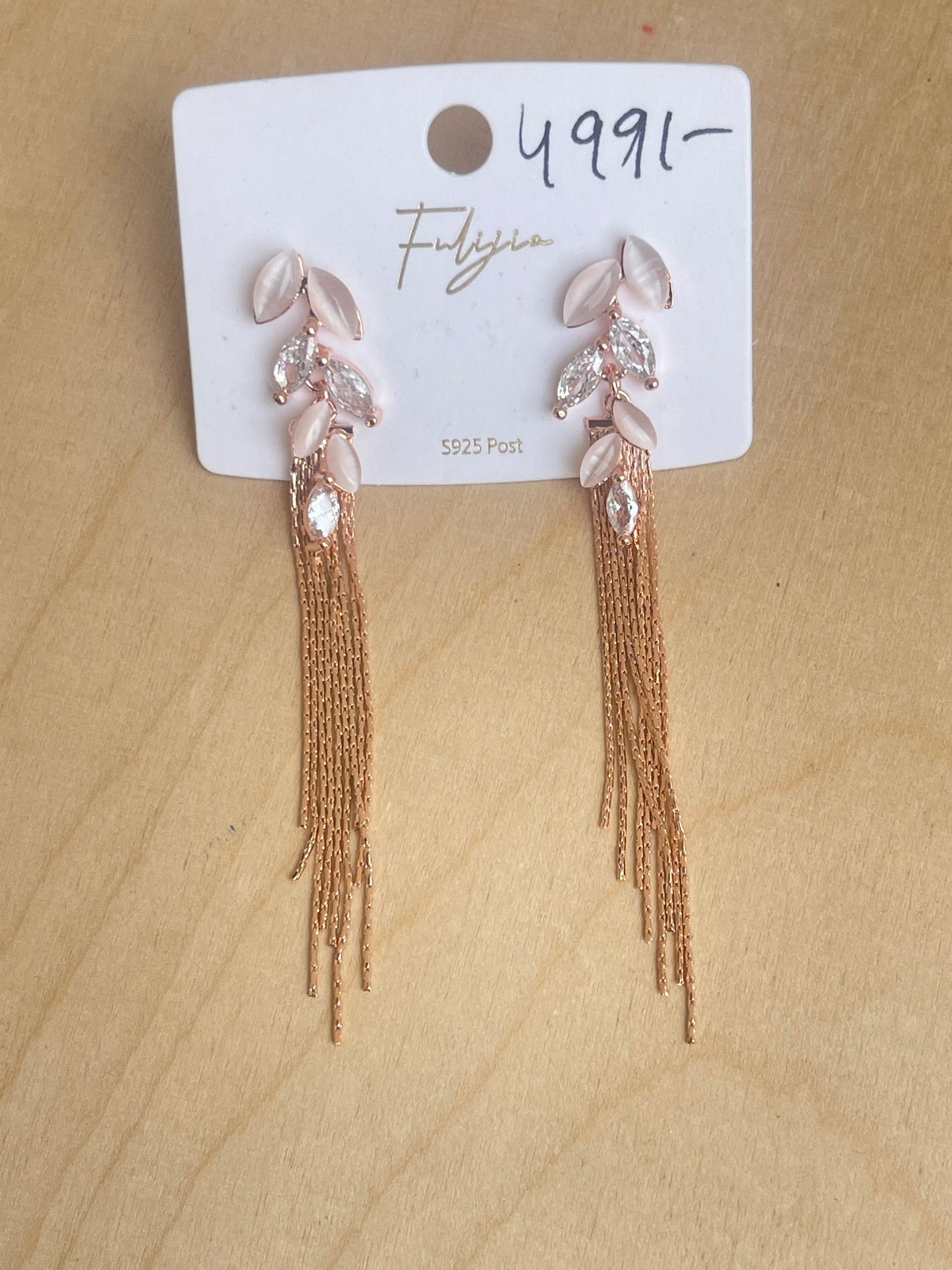 Leaf tassels in rosegold