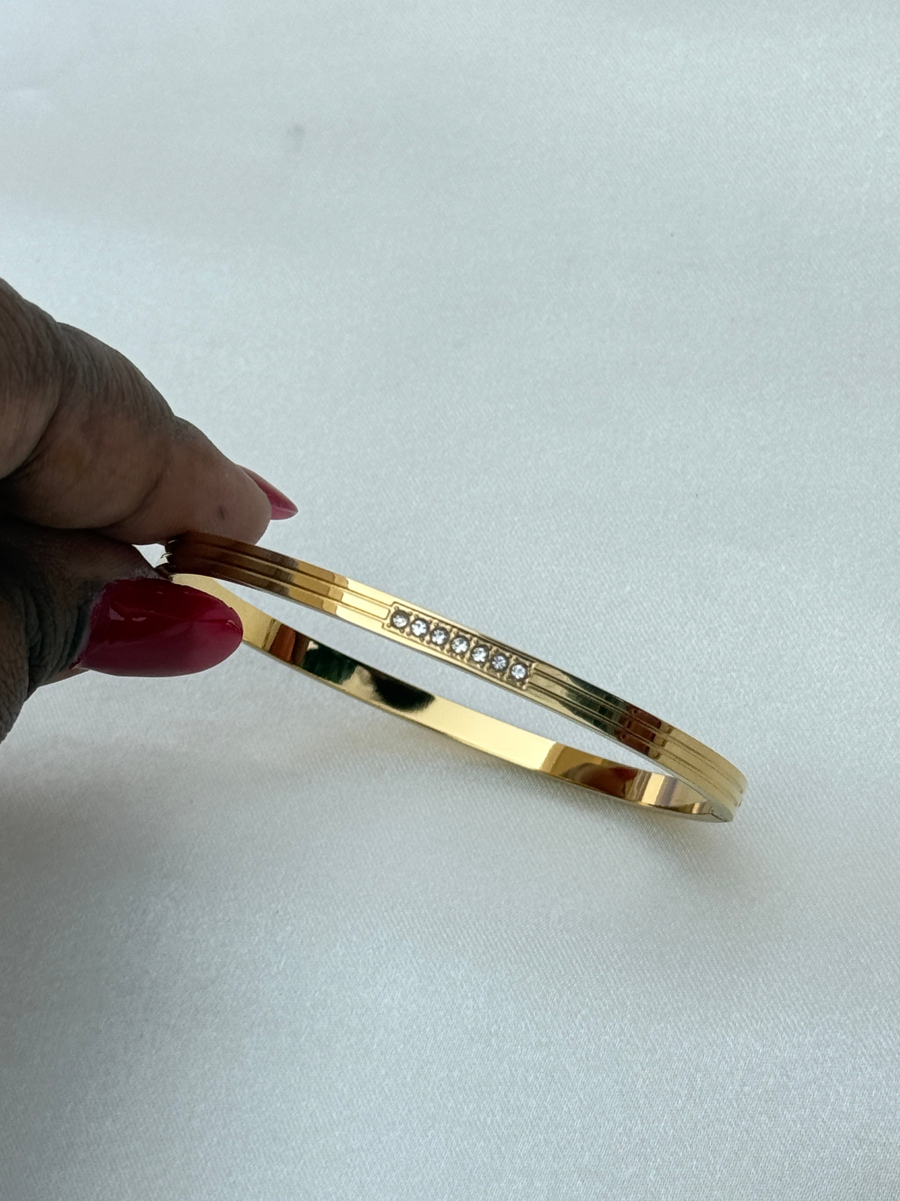Ab078 anti tarnish openable 7 stones bracelet