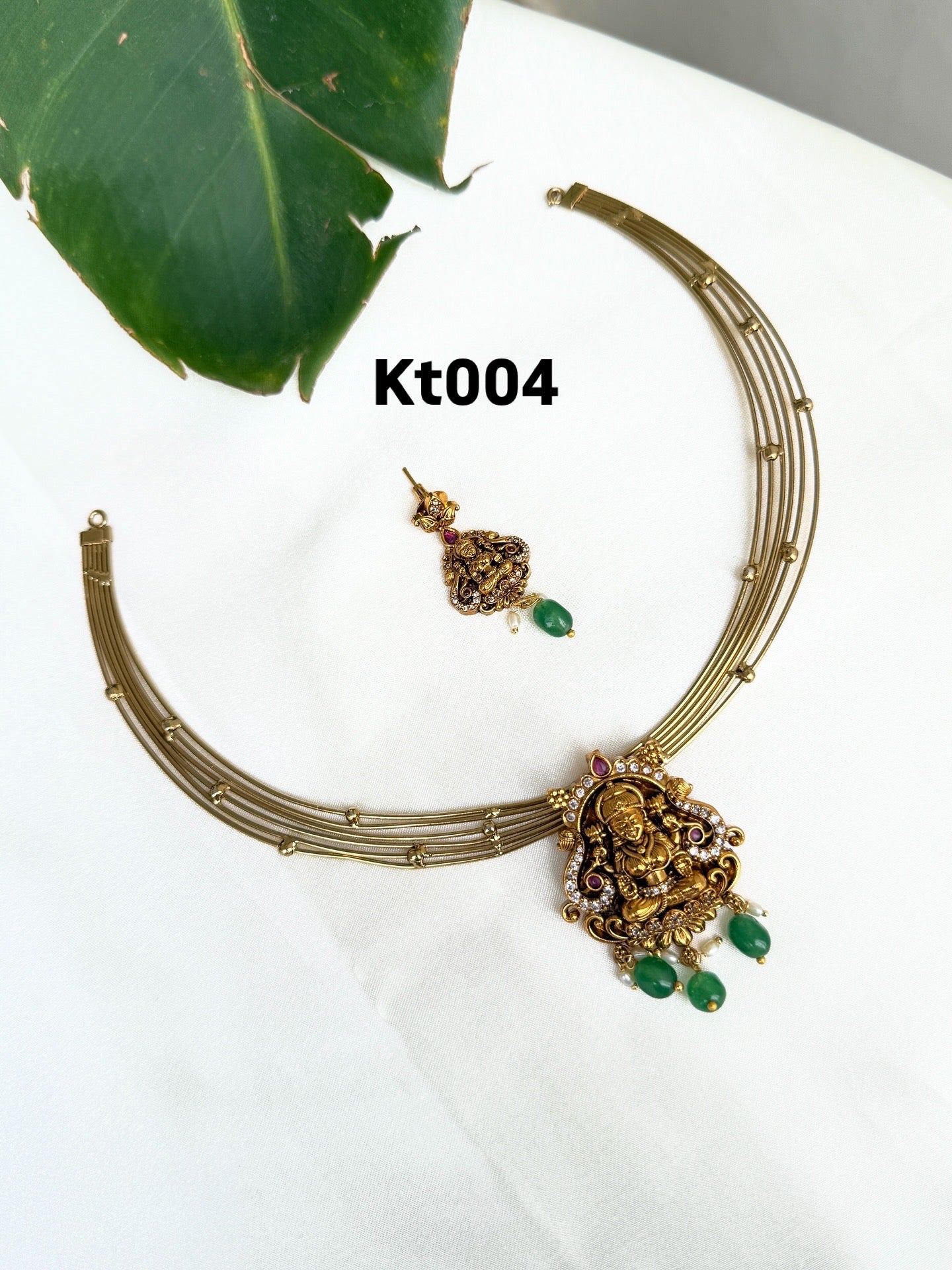 Kt004 Italian kante with nakshi pendant and earrings