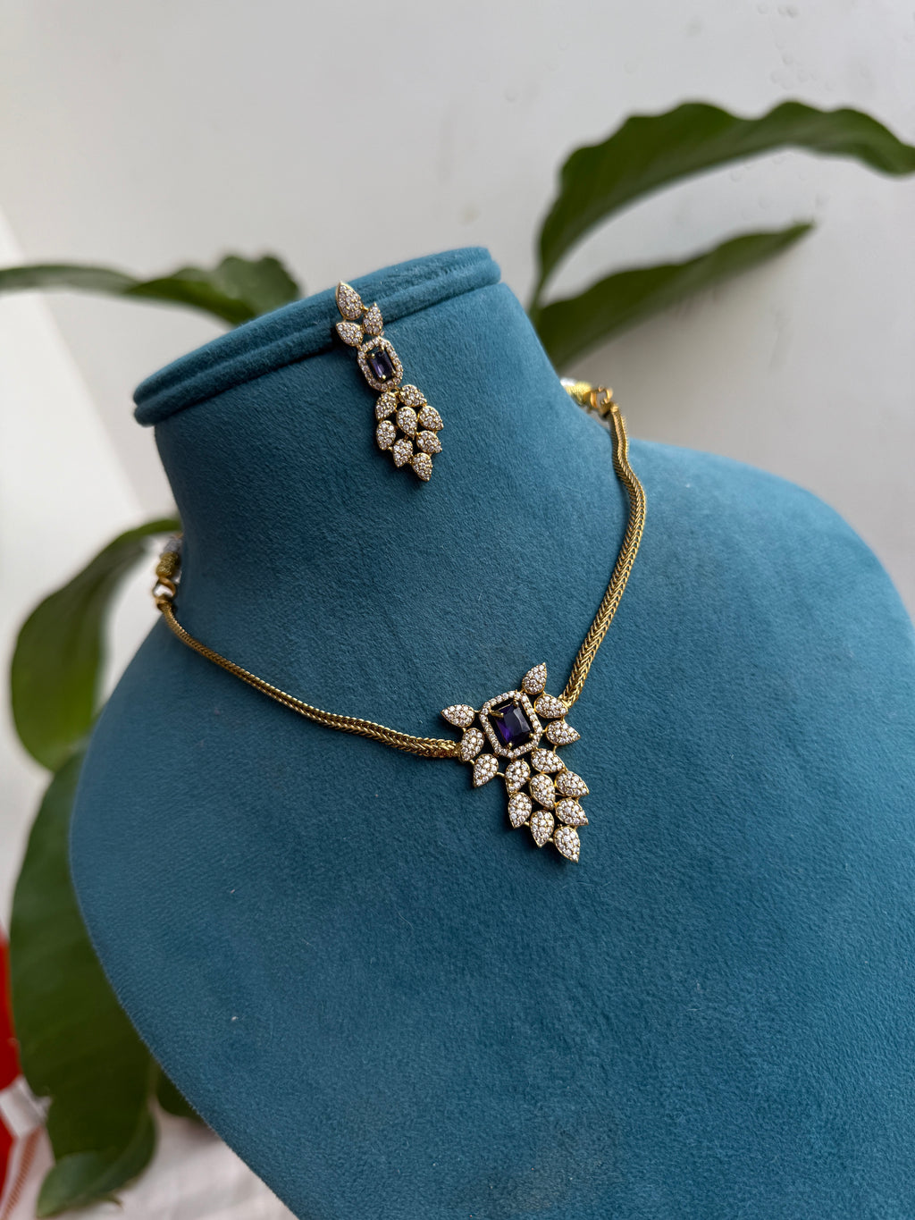 Ns479 leaf pendant nano thread neckset