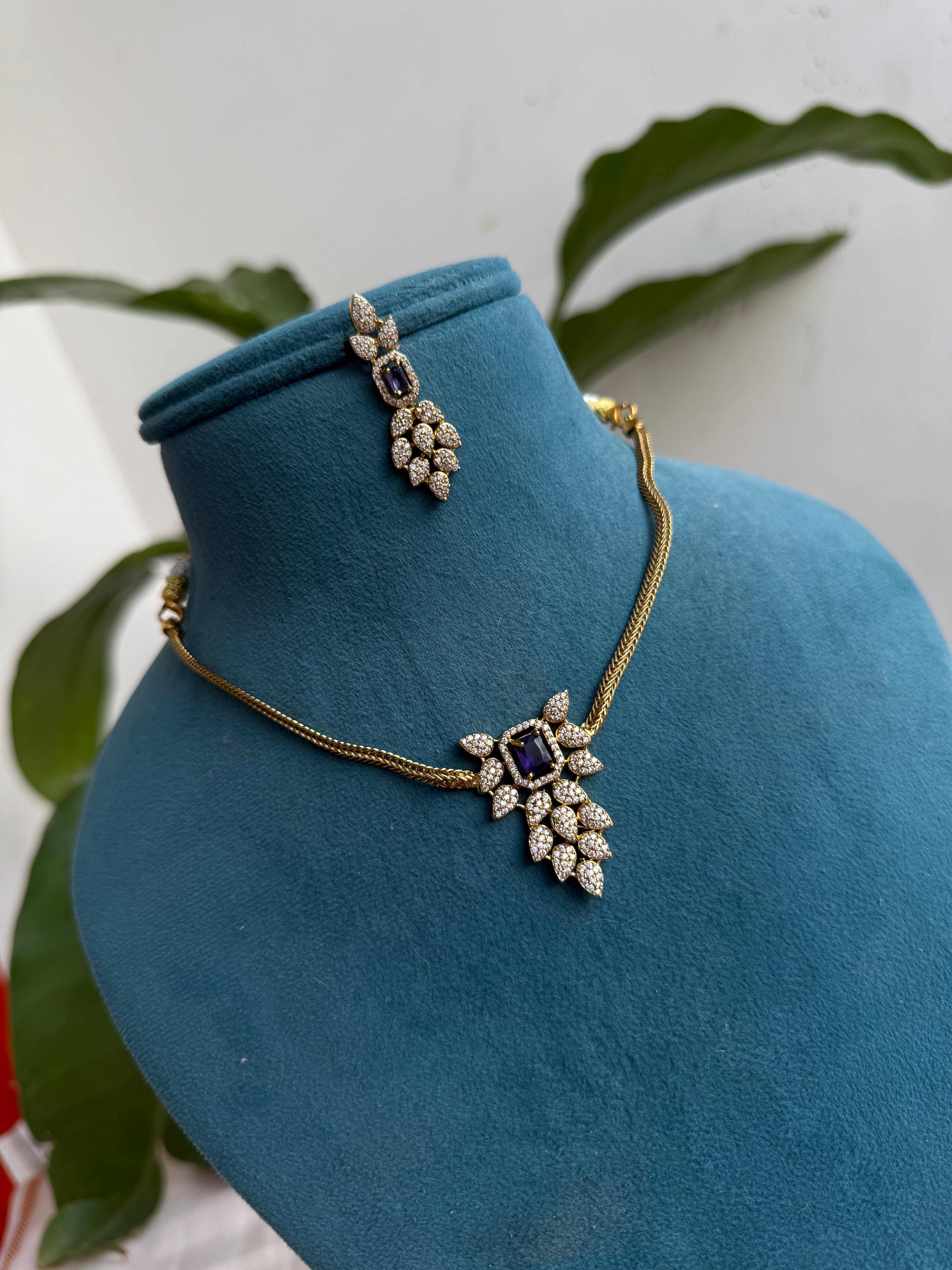 Ns479 leaf pendant nano thread neckset