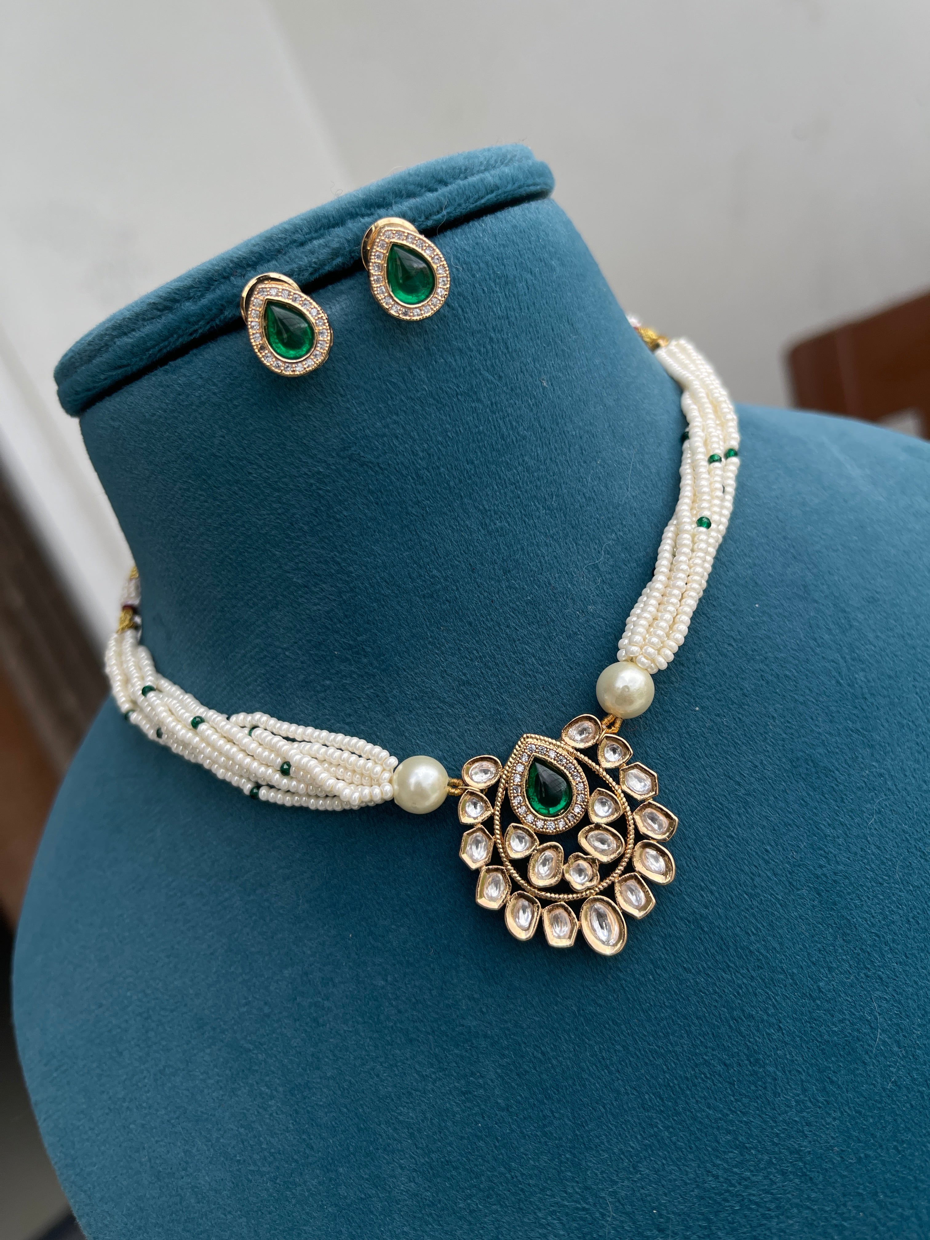 Kundan choker with earrings pr001