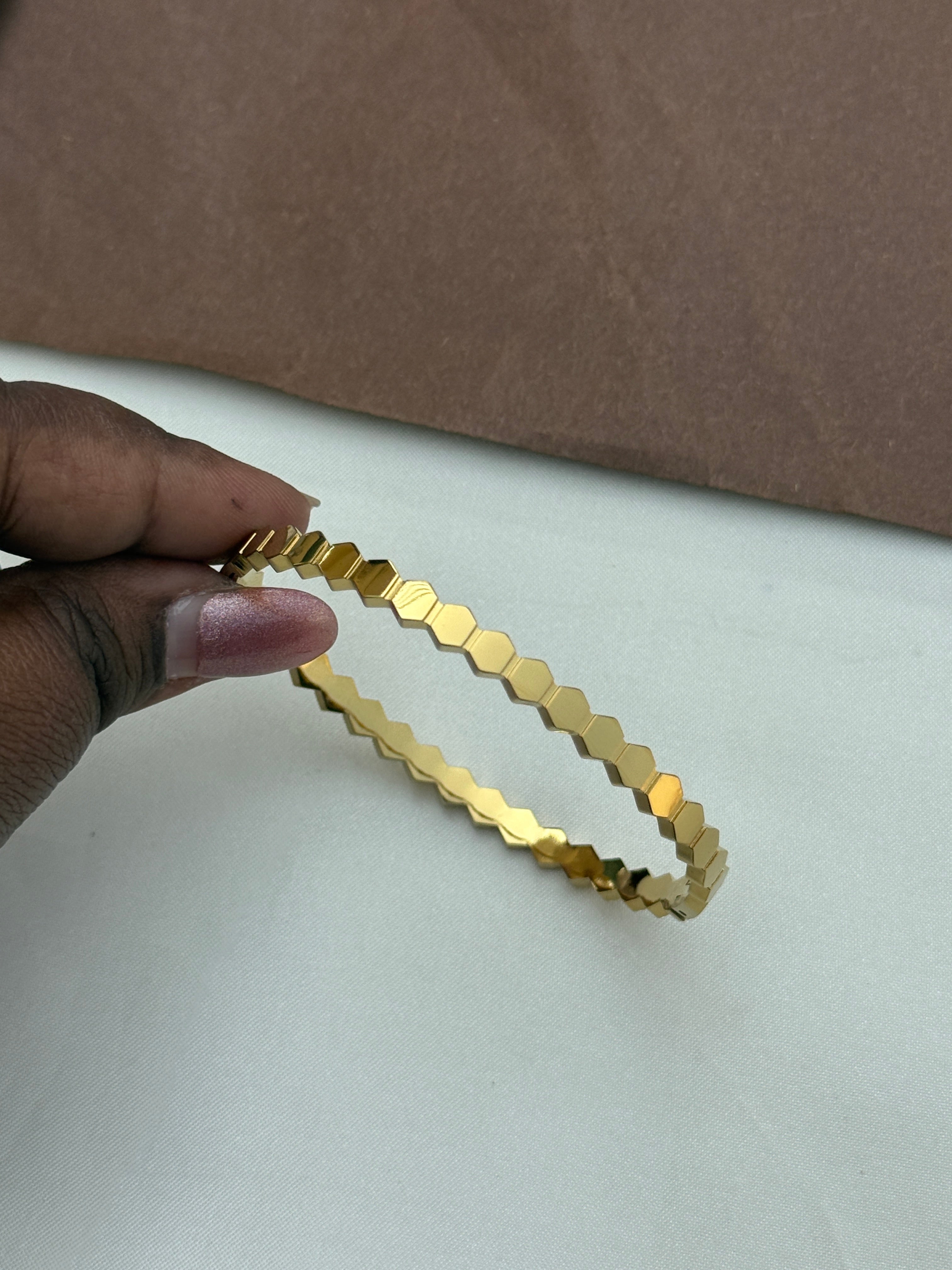 Ab058 anti tarnish bracelet