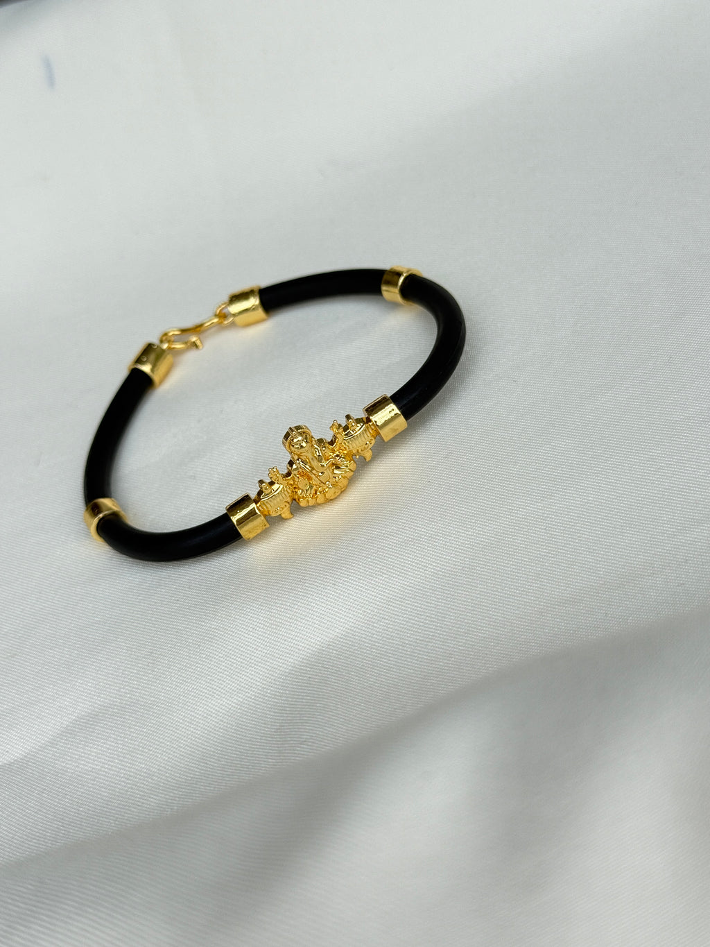 Ph166 micro gold 8 inches black rubber kada