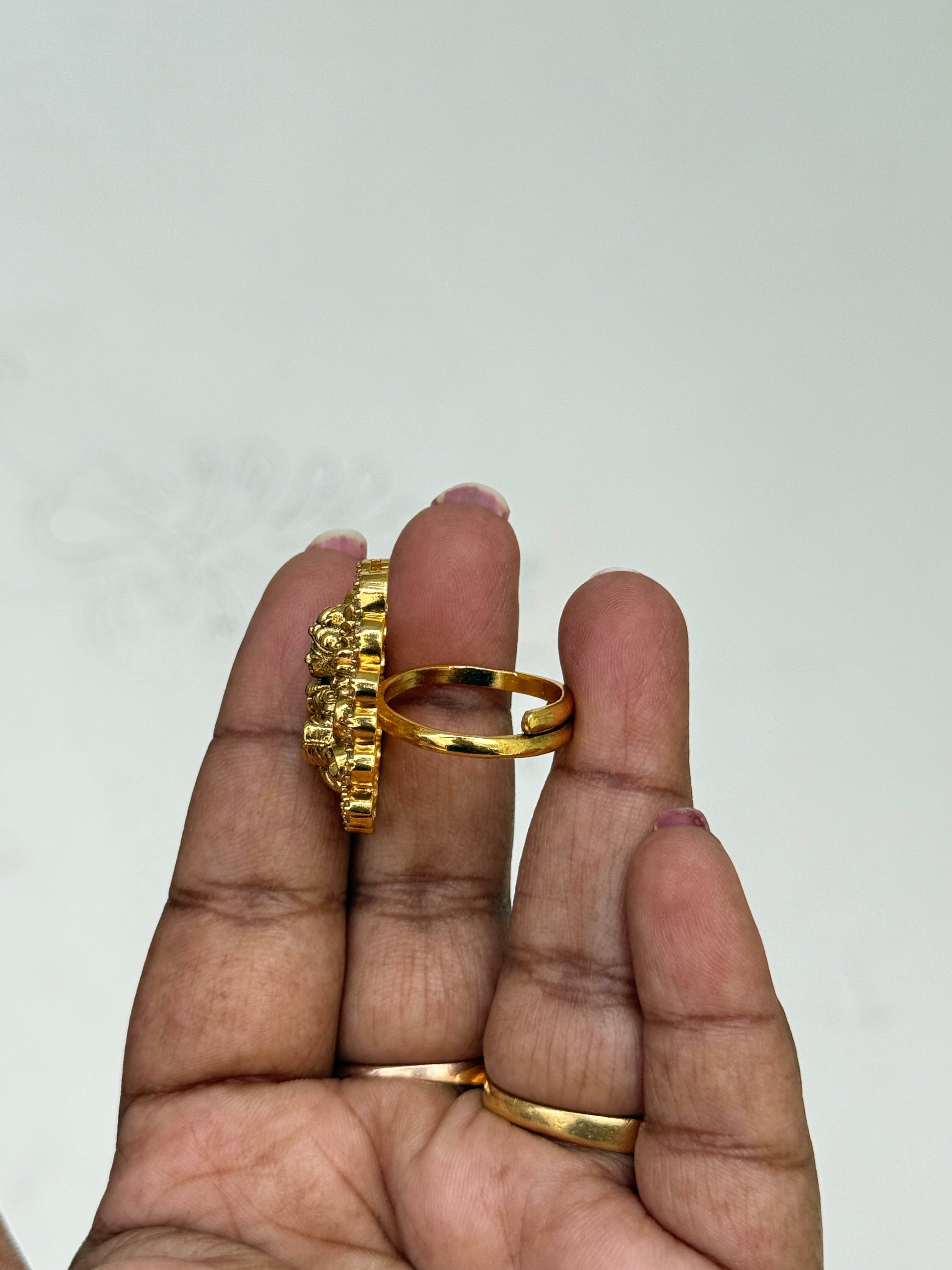 Lakshmi devi  adjustable finger ring rg200