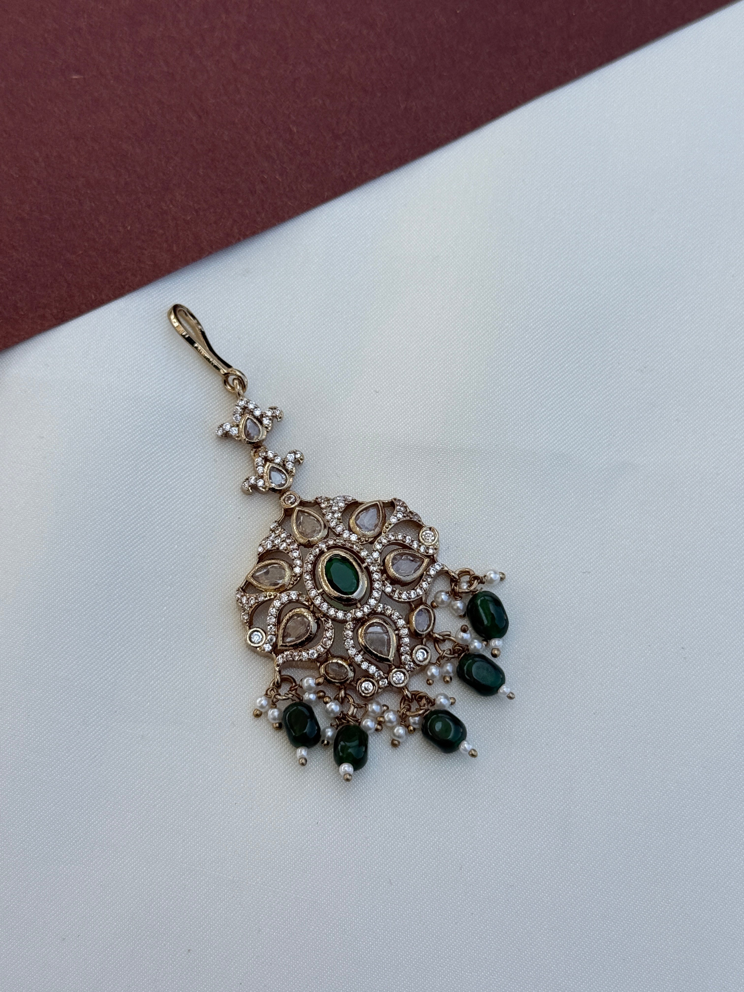 Tk709 victorian tikka with green beads