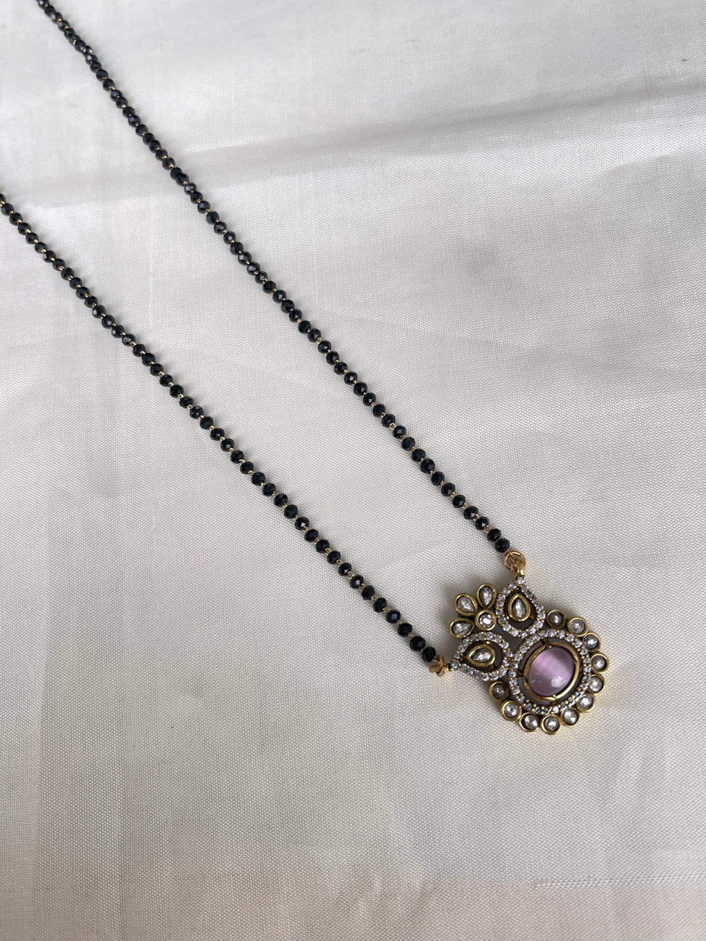 Single line Victorian Kundan blackbeads 18 inches