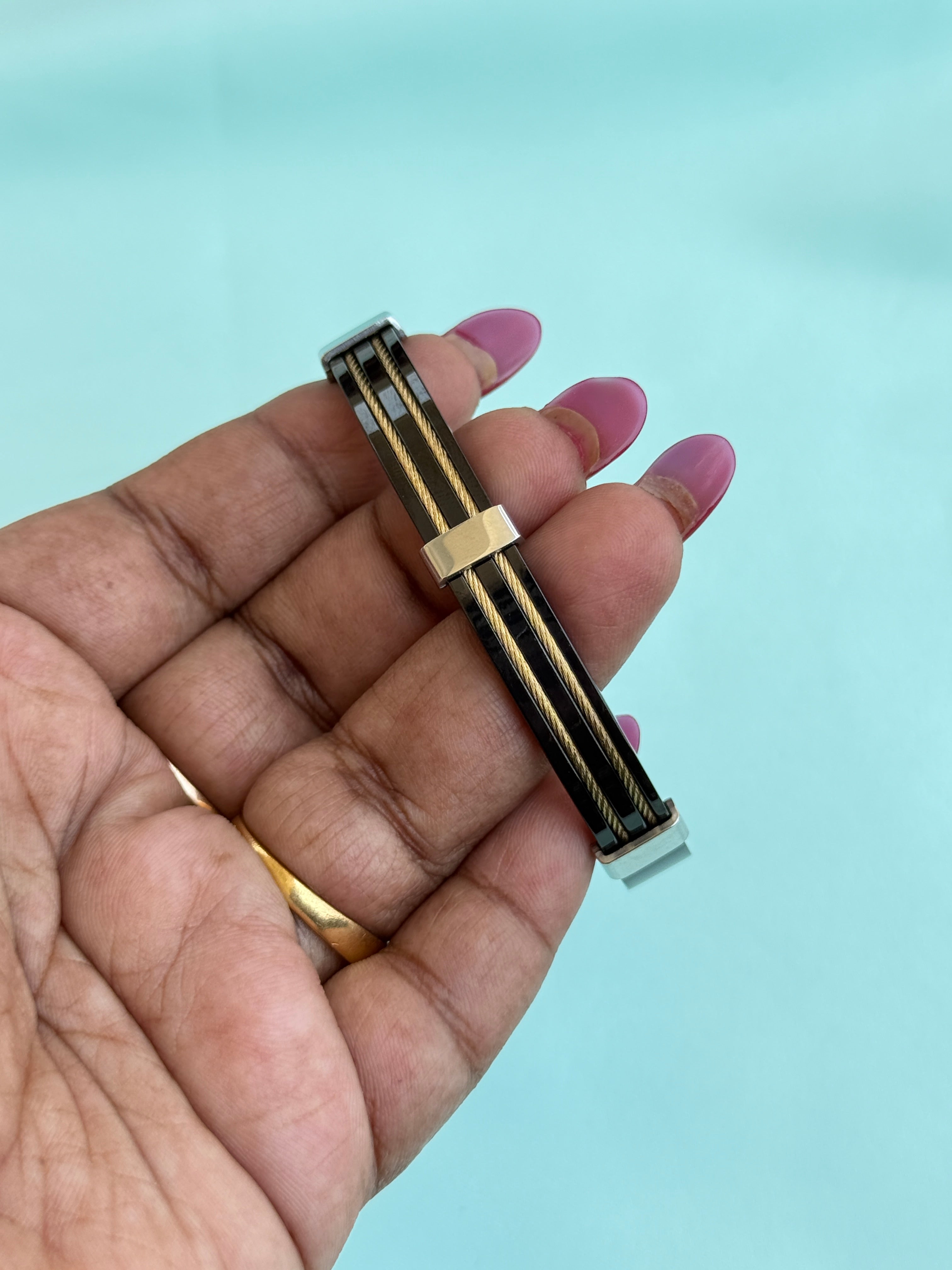 Mn023 openable anti tarnish black and gold kada bracelet