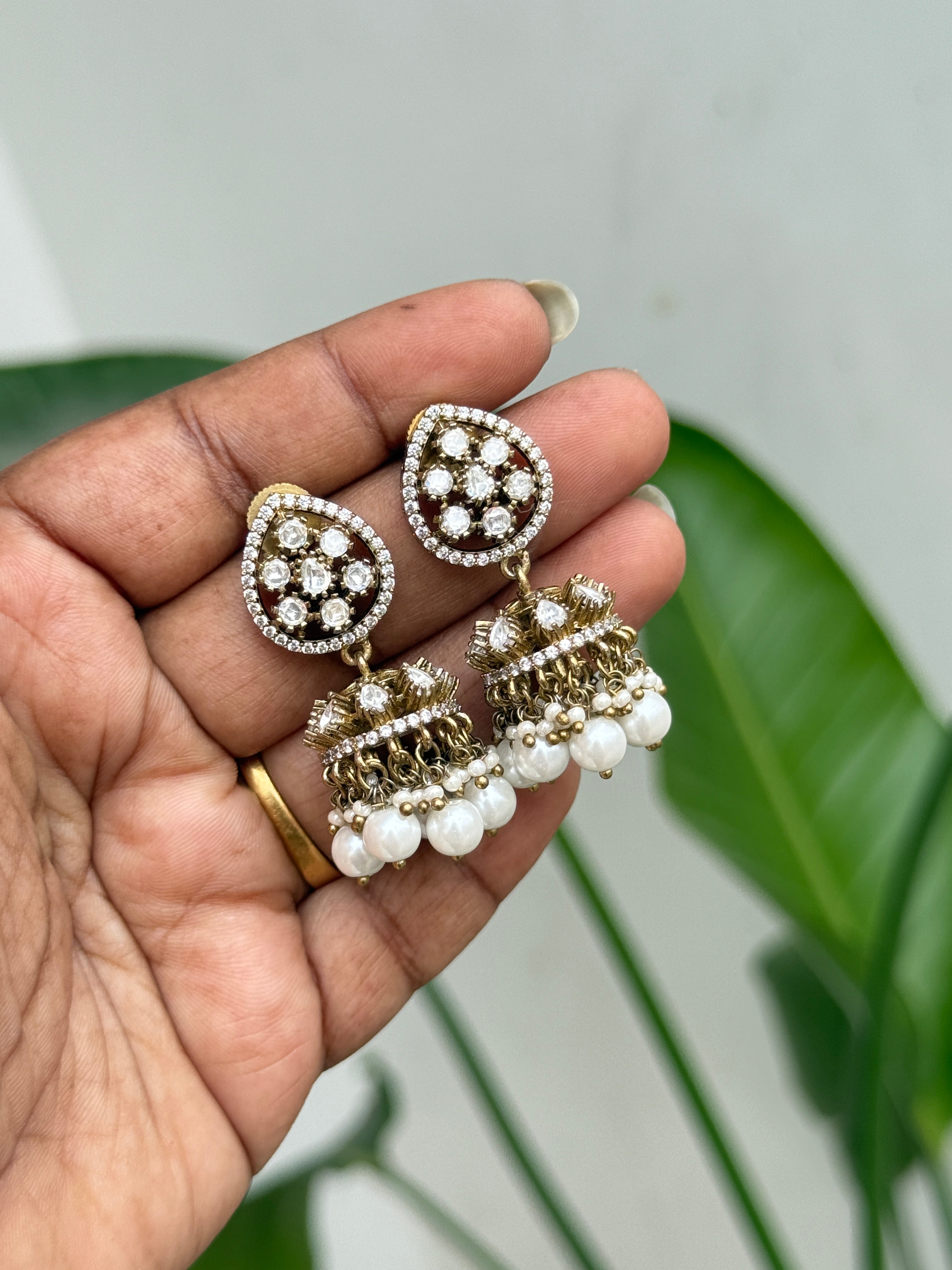 Er122 moissanite butta Earrings