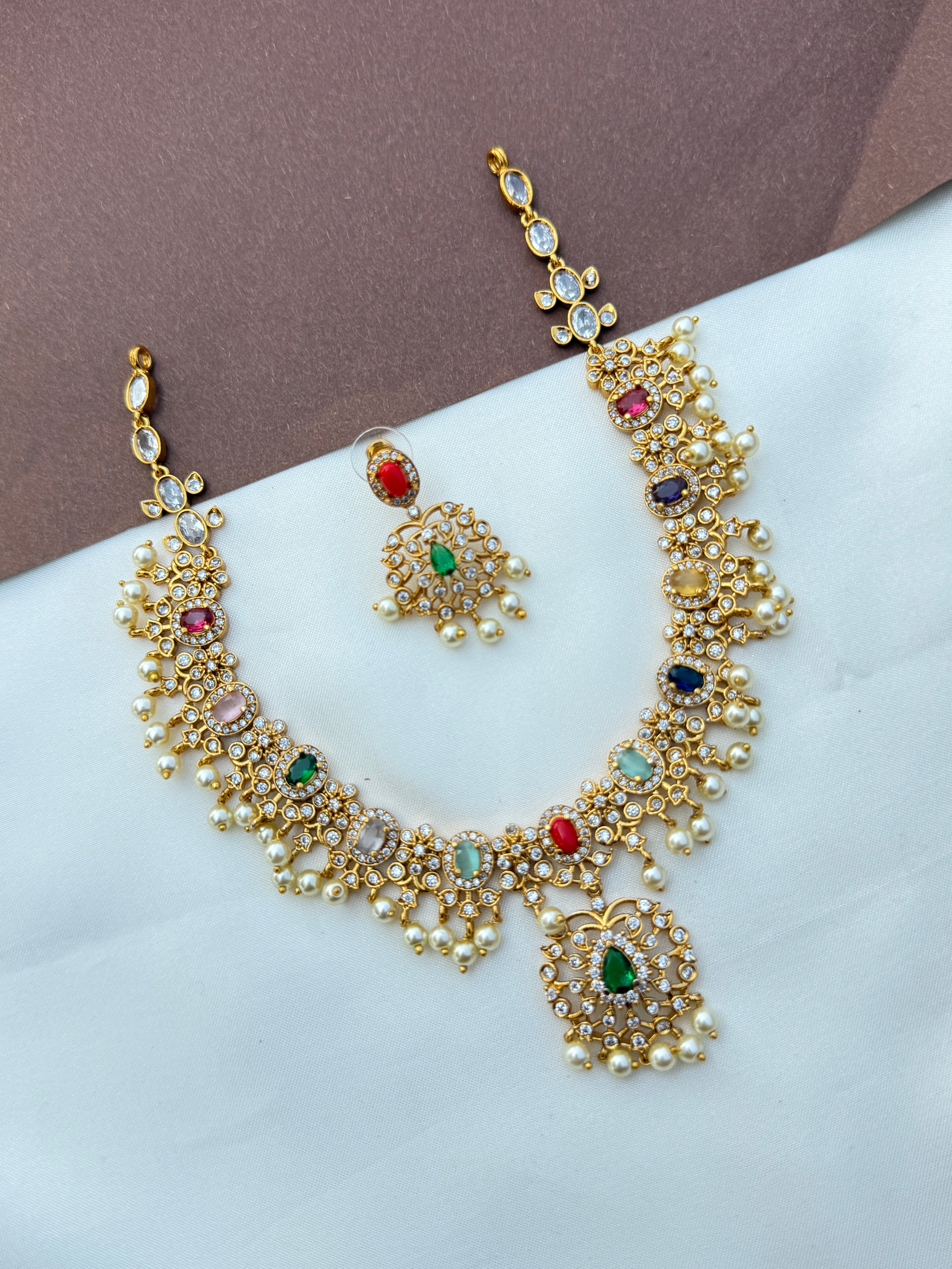 Ns598 navarathan short neckset